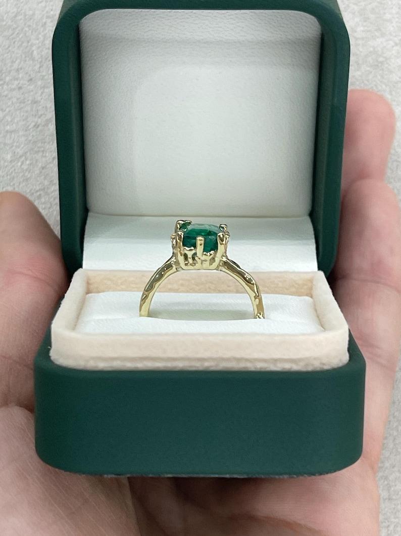 Solitär-Ring mit 3,10 Karat 14K Smaragd - Bio Gold Nugget Design Lush Green 585 Damen im Angebot
