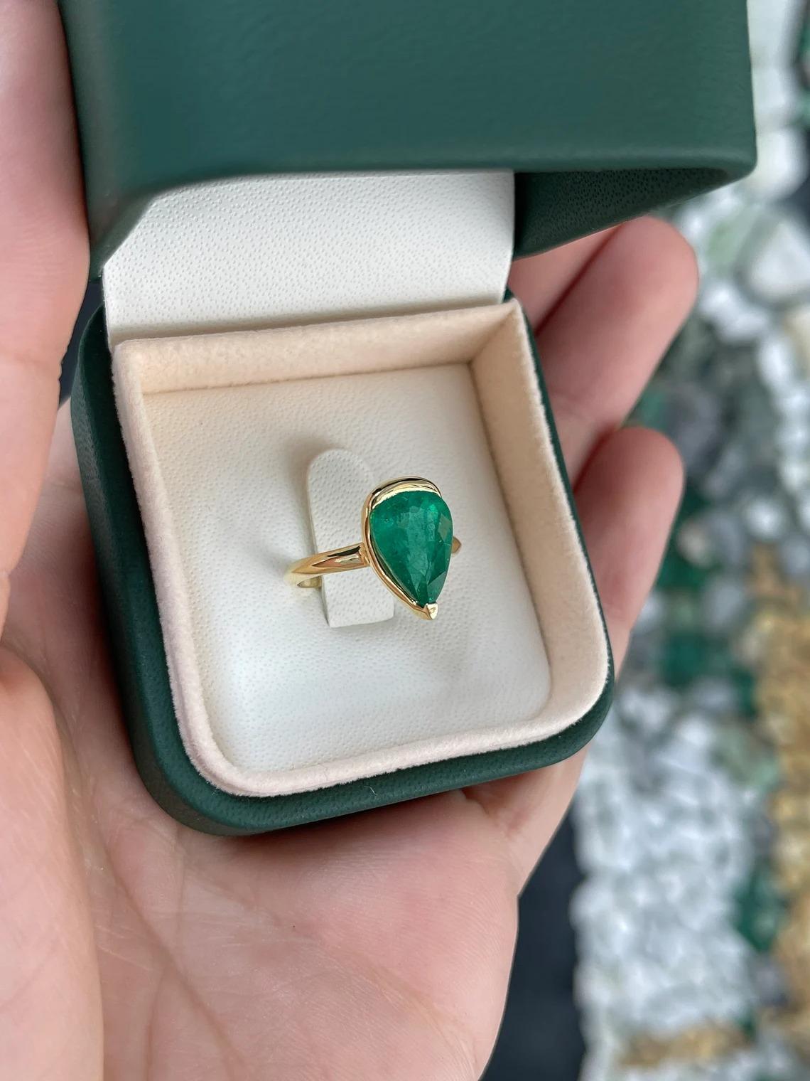 Women's 3.10ct 18K Rich Dark Green Colombian Emerald Pear Cut Solitaire Half Bezel Ring For Sale