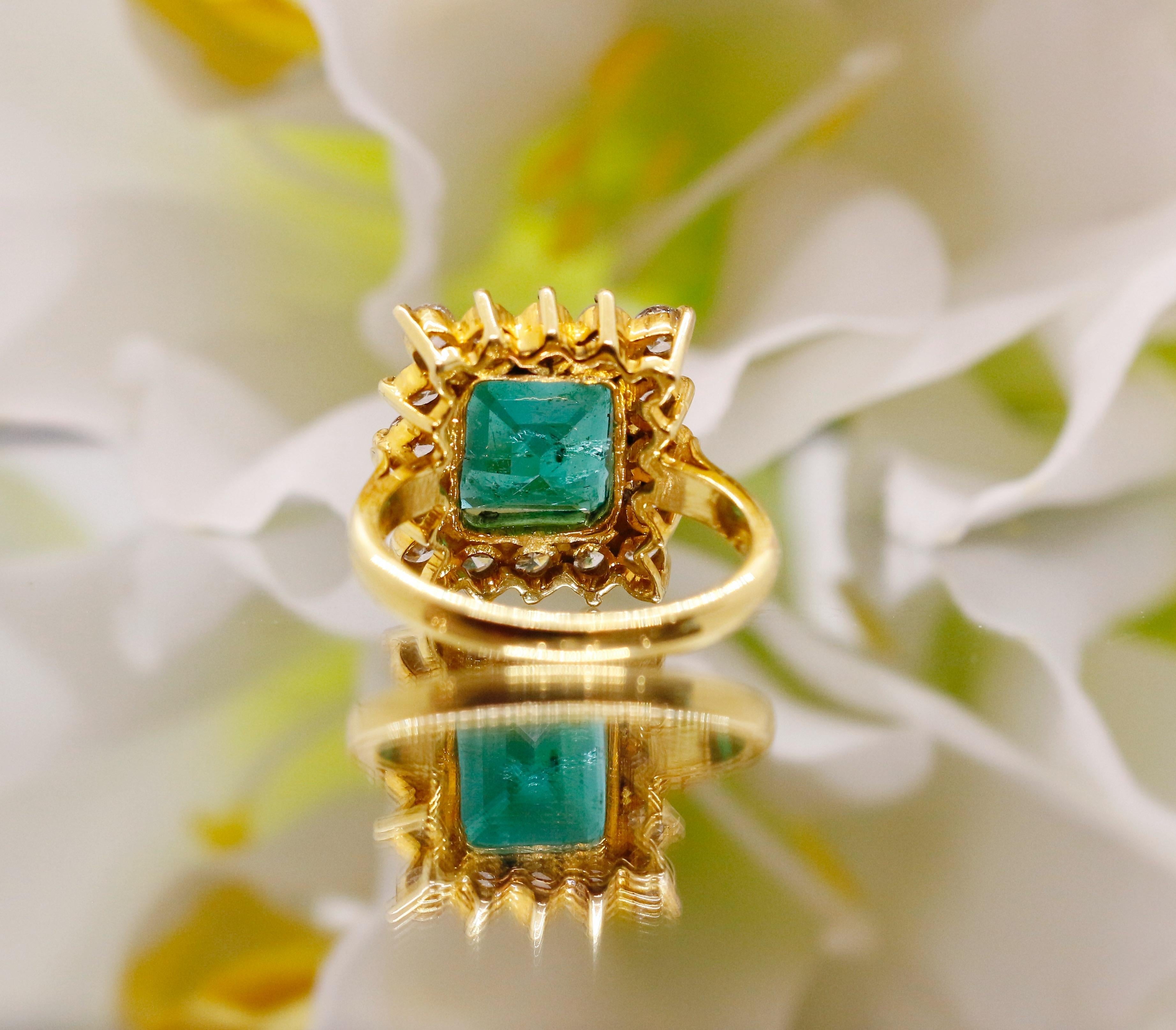 Taille émeraude Bague de fiançailles 3.10ct Emerald Diamond - cadeau d'anniversaire en or jaune 18K  en vente