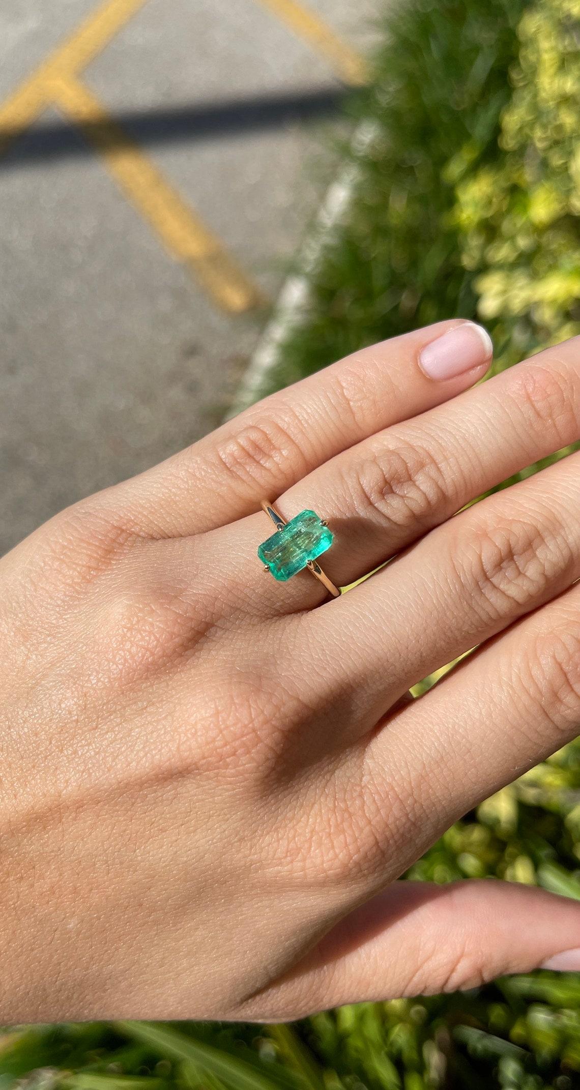 plain emerald ring