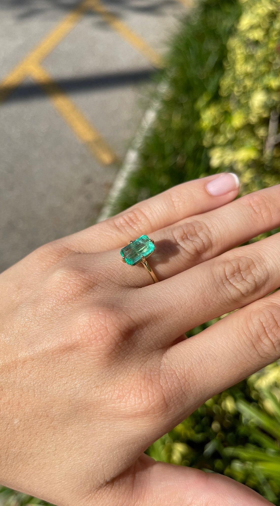 estate jewelry emerald ring