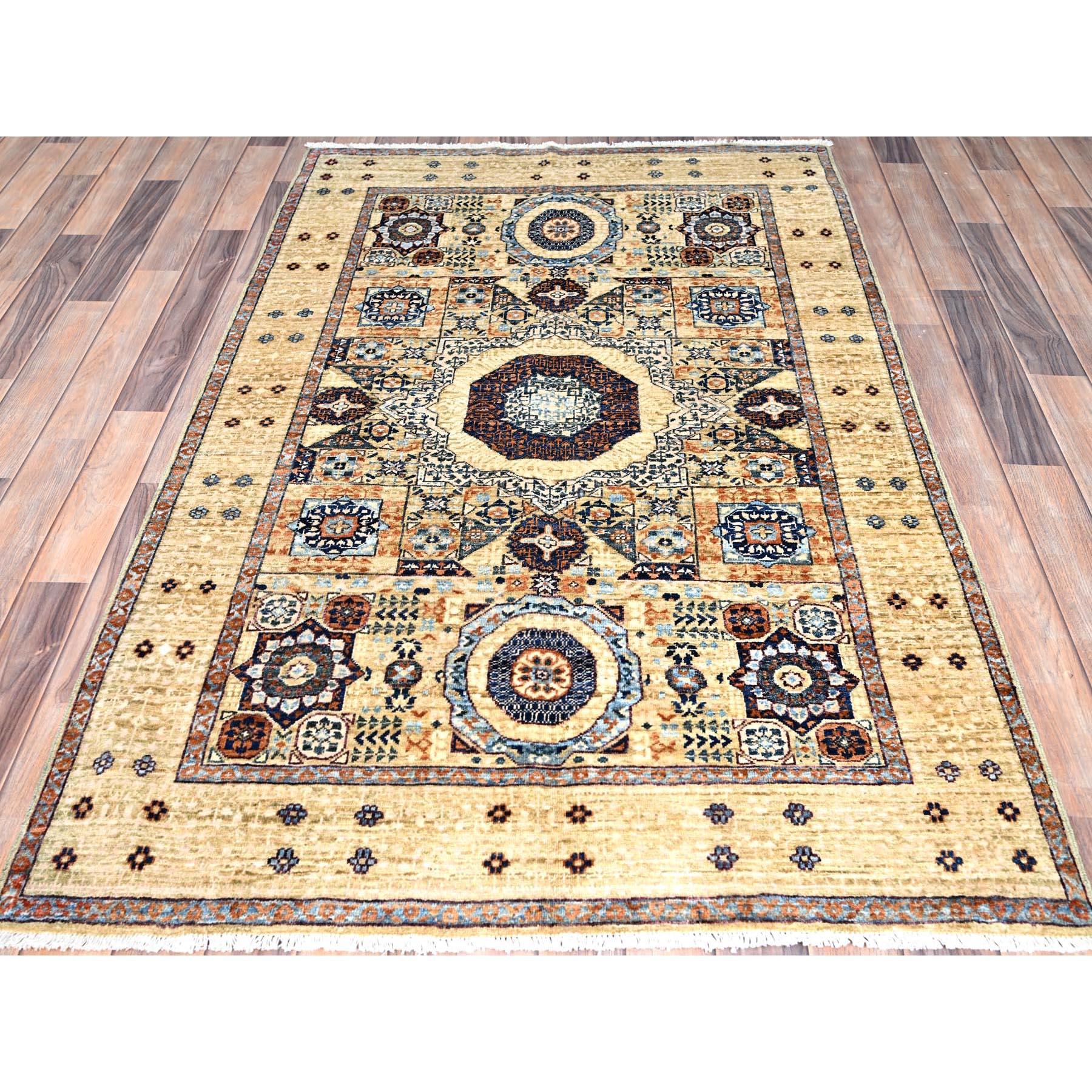 Blanc coquille d'œuf, 200 KPSI, laine extra douce, noué à la main, motif de la dynastie Mamluk du 14e siècle, teintures végétales, tapis d'Orient
Matières premières : Laine
Latex : Pas de poils 
hauteur : 0,25 pouces
Style : Transitionnel
Couleur
