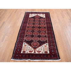 Tappeto annodato a mano in pura lana, 3'10"x7'1", rosso, stile vintage Farsian con motivo di pavoni