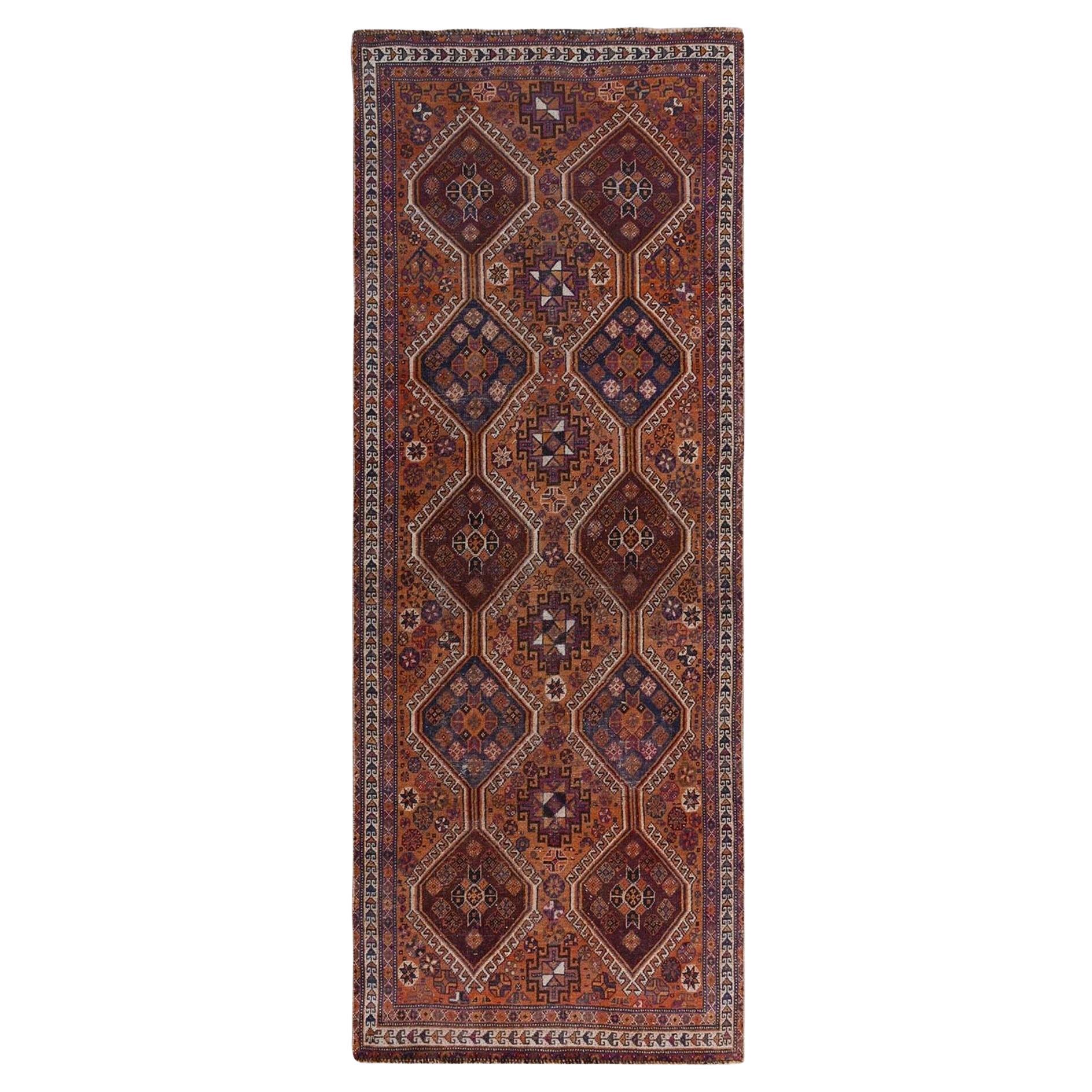 3
10 "x9
1" Natürliche Farben Breiter Läufer Vintage Und Abgenutzter Persischer Shiraz-Teppich