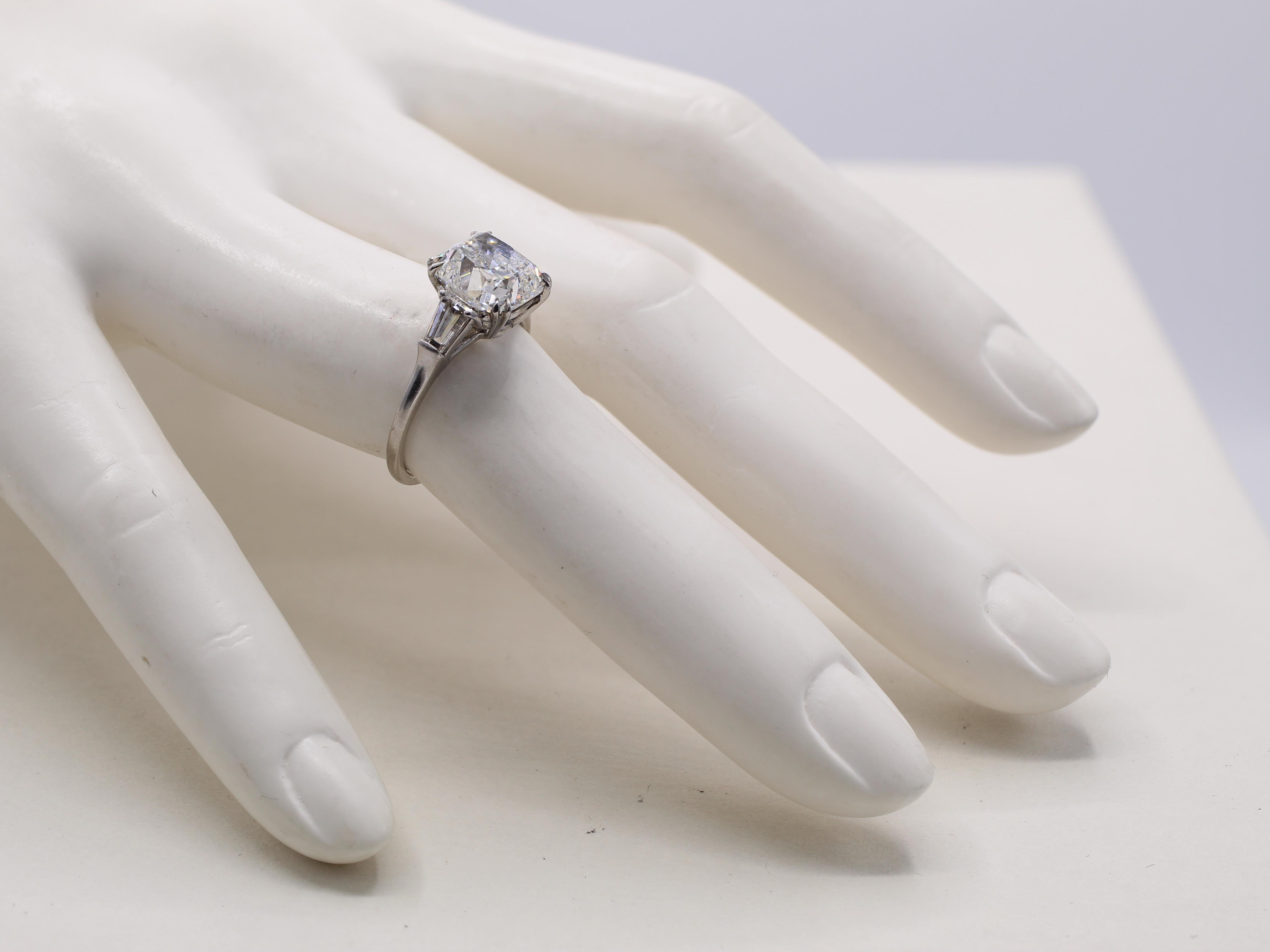 Women's or Men's 3.11 Carat H VS1 Cushion Brilliant Diamond Platinum Engagement Ring For Sale