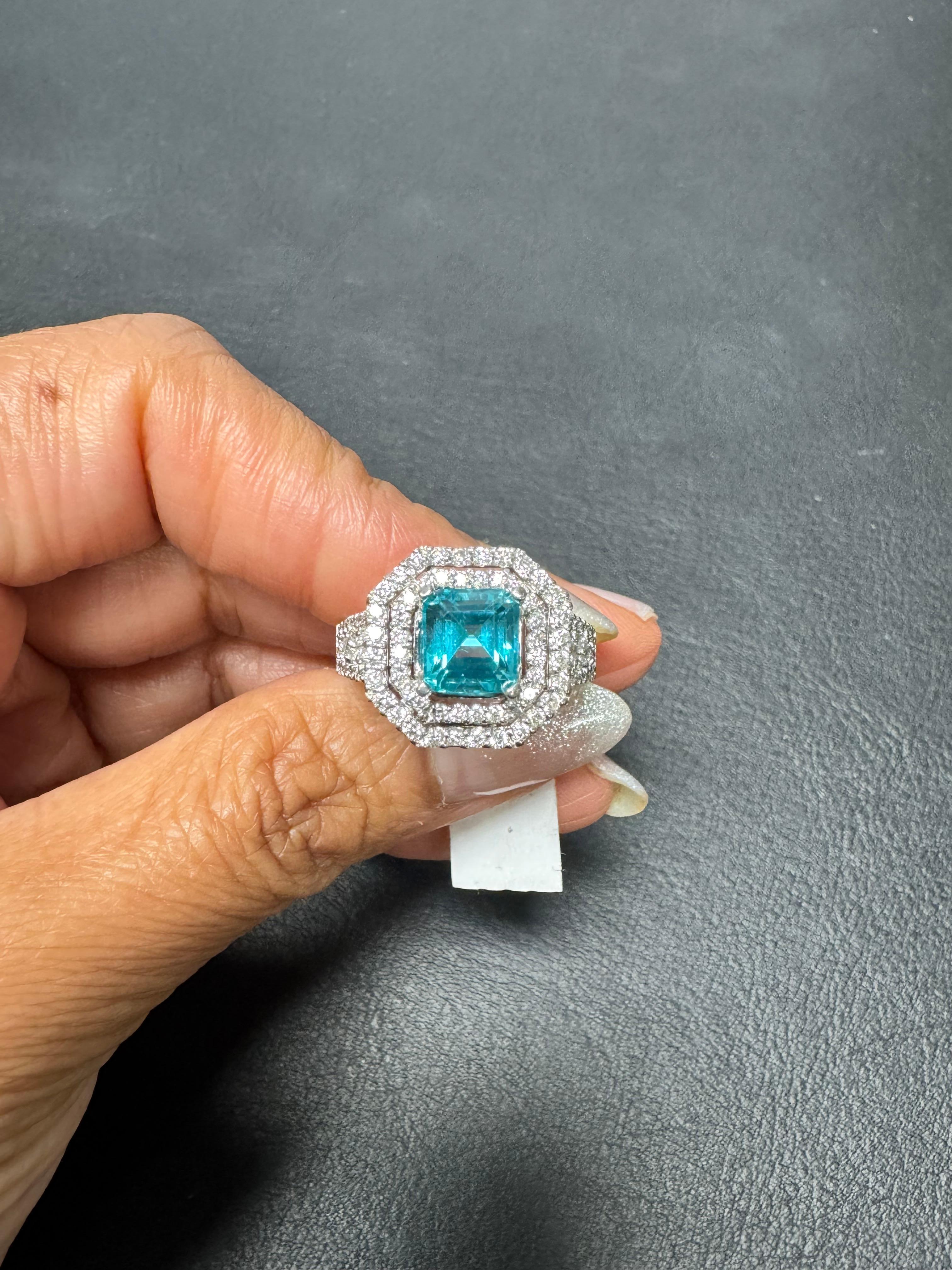 Bague en or blanc avec apatite naturelle et diamant naturel de 3,11 carats en vente 1