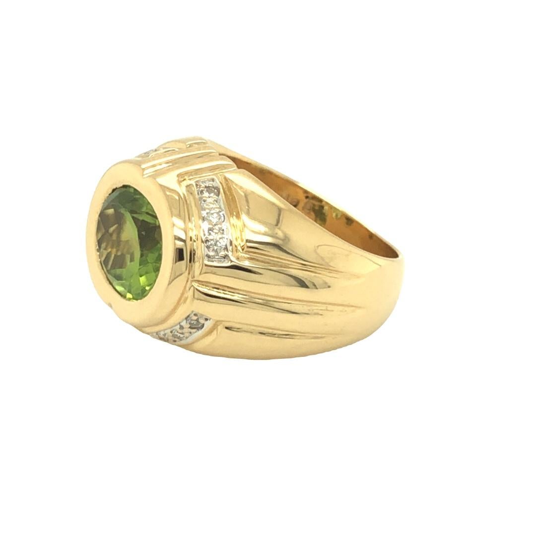 Oval Cut 3.11 Carat Peridot and Diamond Ring 18k Yellow Gold For Sale
