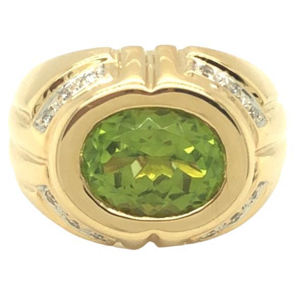 3.11 Carat Peridot and Diamond Ring 18k Yellow Gold For Sale