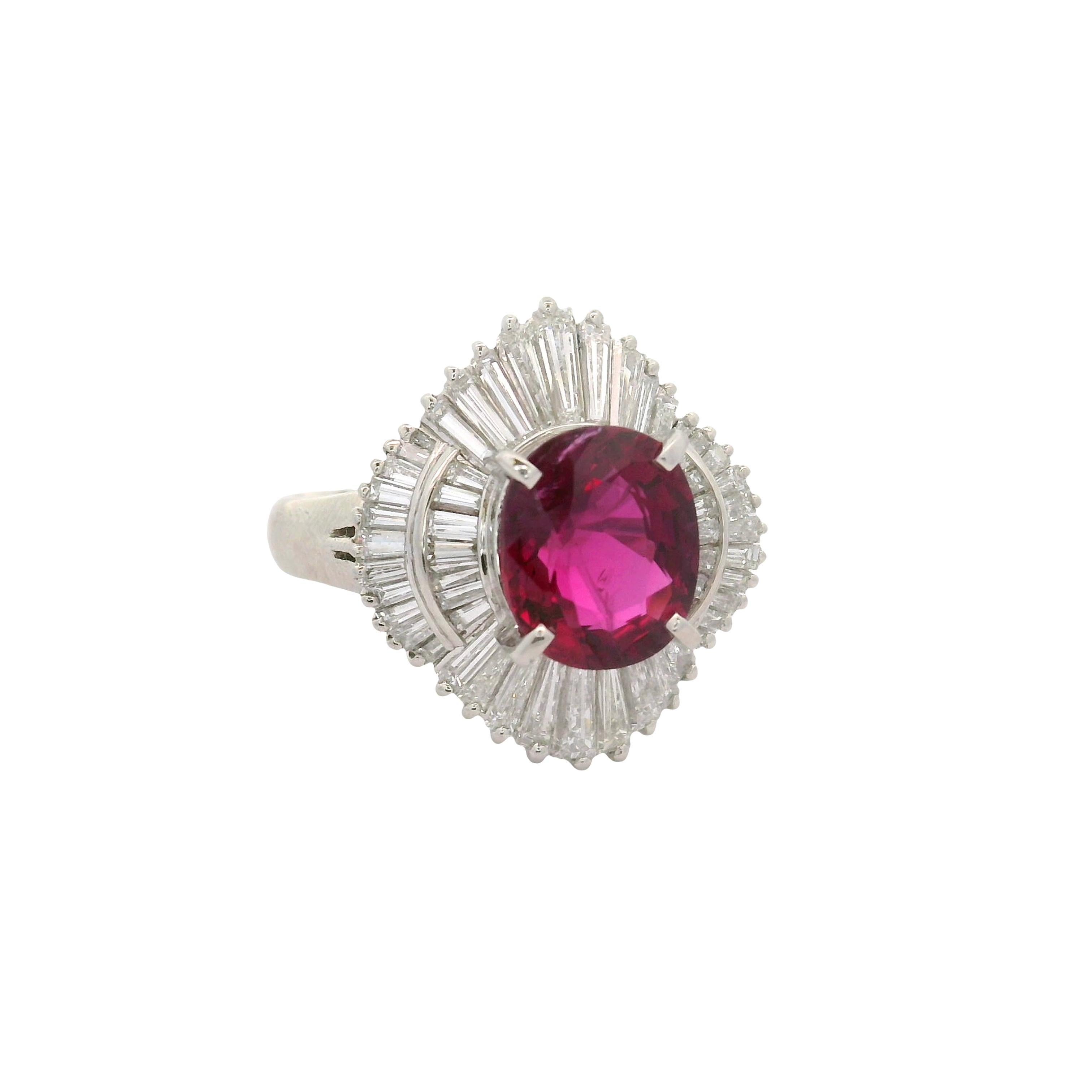Contemporain Bague Ballerina en platine avec diamant et rubis thaïlandais de 3,11 carats, certifiée GIA en vente
