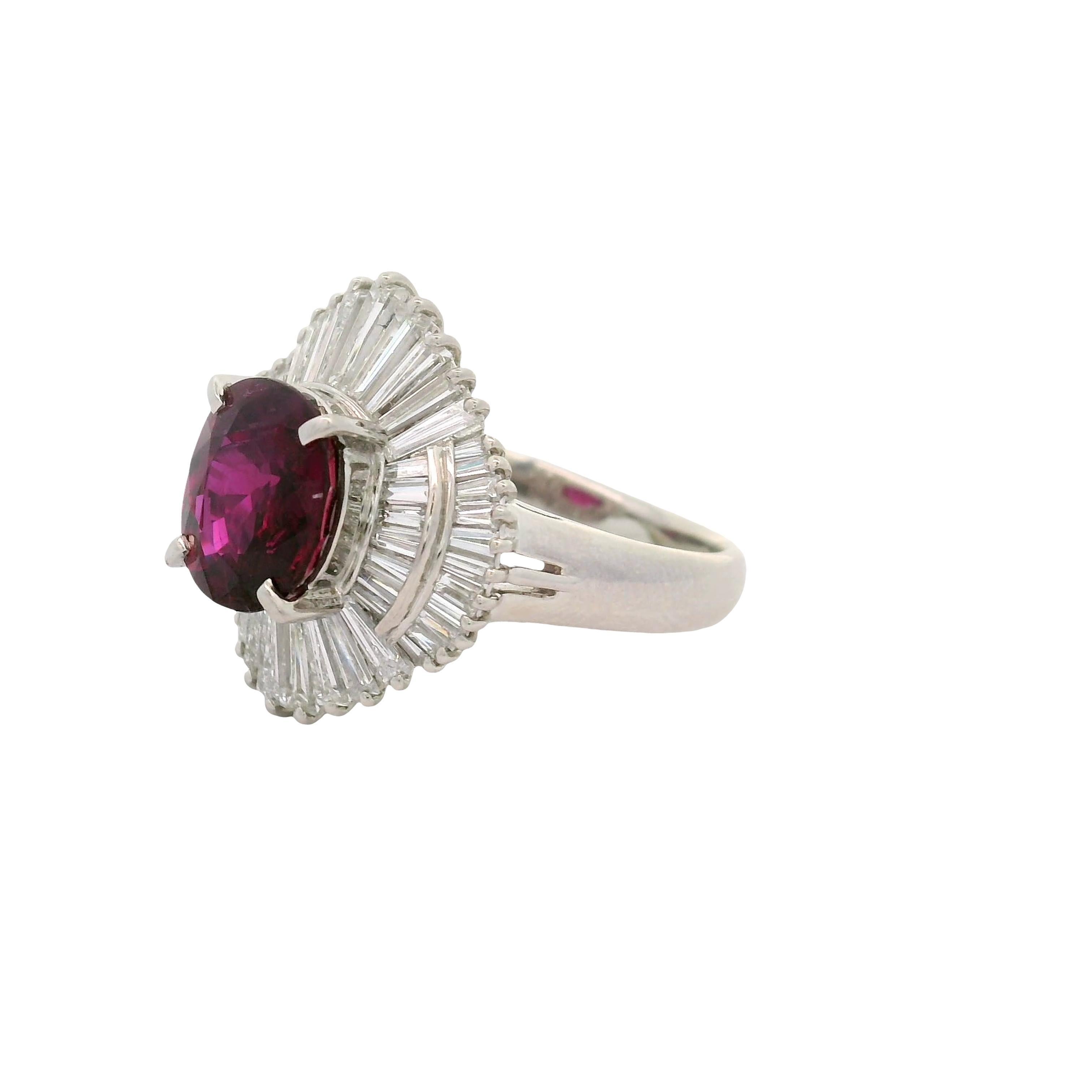 Bague Ballerina en platine avec diamant et rubis thaïlandais de 3,11 carats, certifiée GIA Excellent état - En vente à Beverly Hills, CA