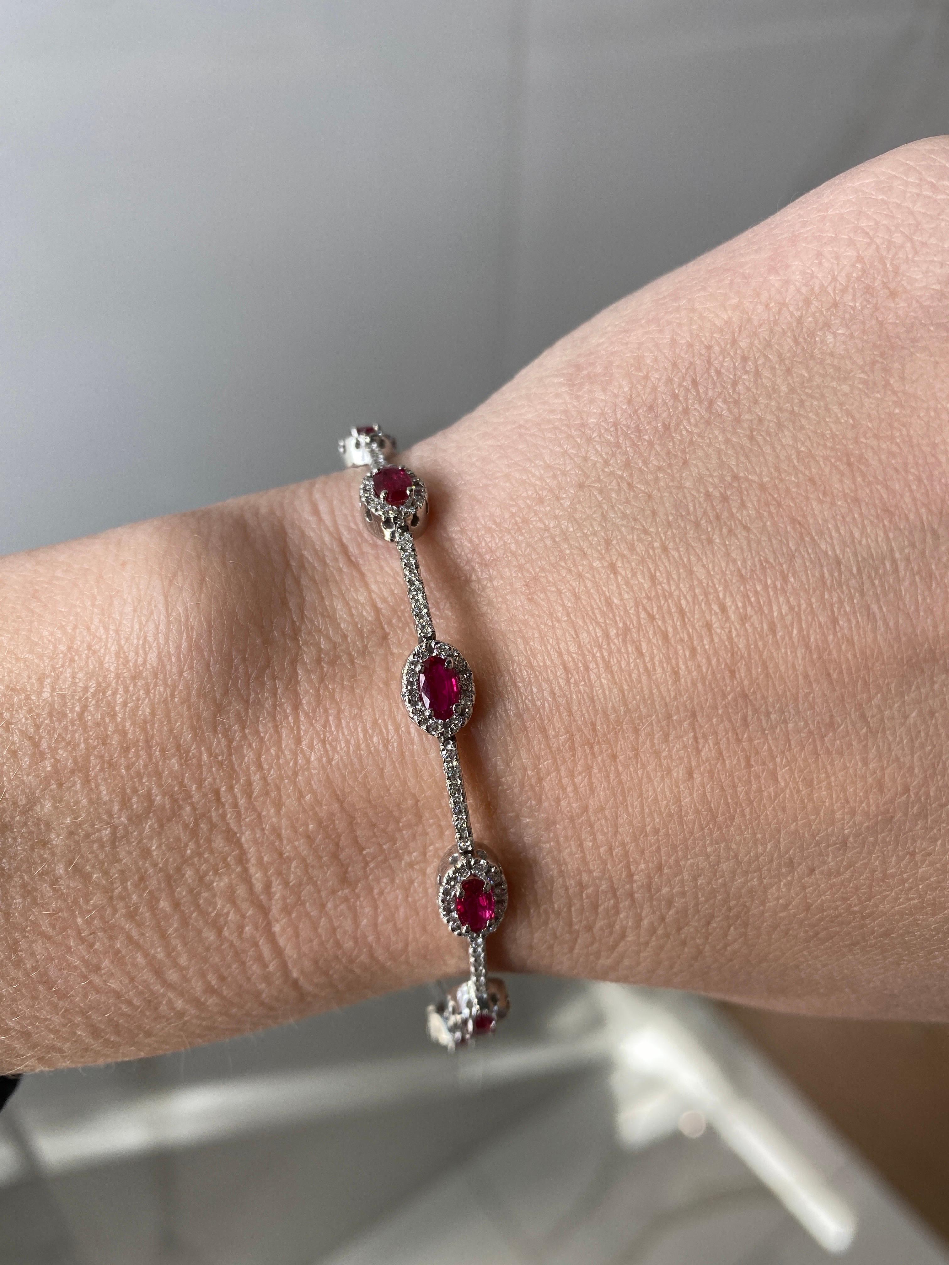 3.11 Carat Total Weight Oval Cut Ruby & 1.29ctw Diamond 14k White Gold Bracelet For Sale 1