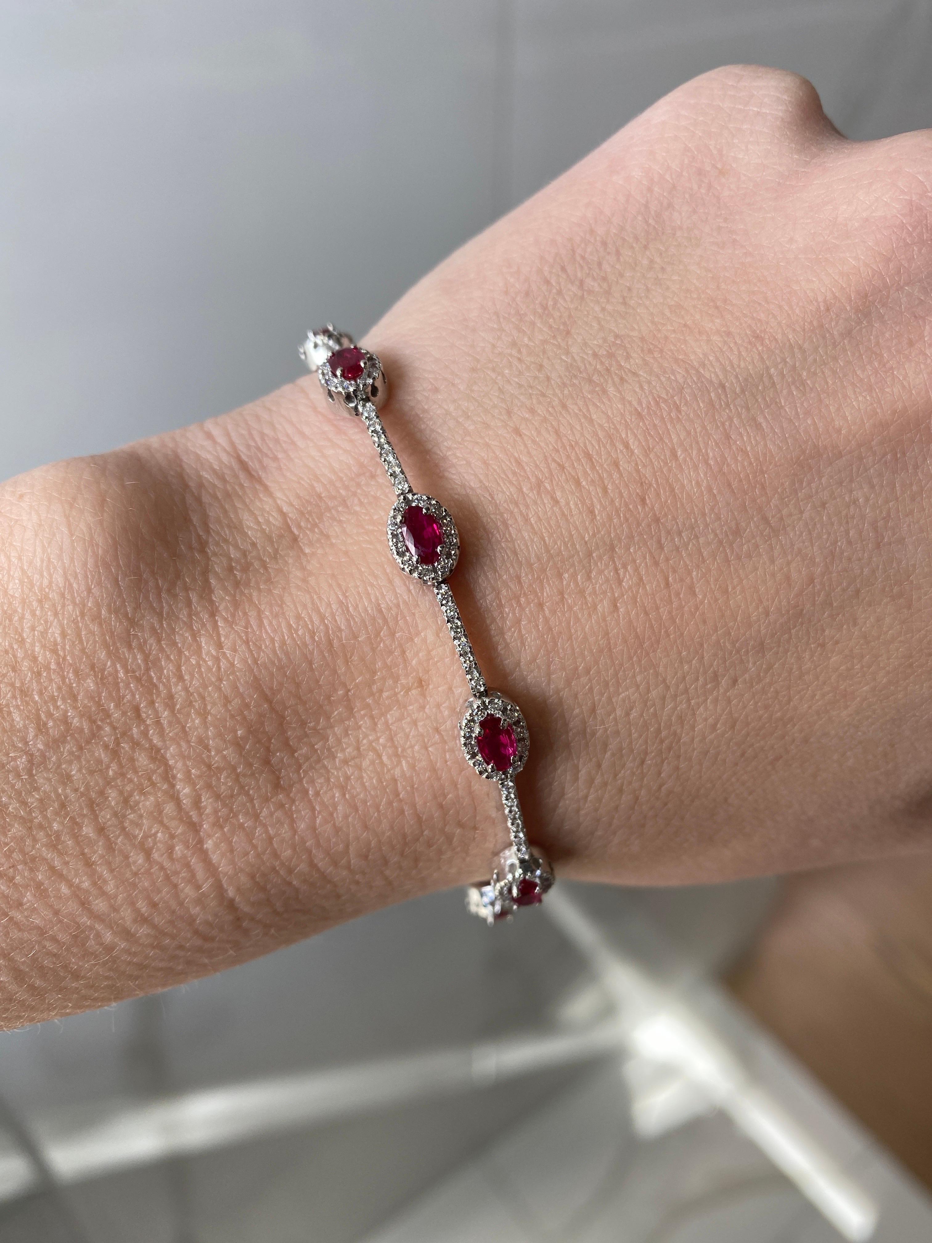 3.11 Carat Total Weight Oval Cut Ruby & 1.29ctw Diamond 14k White Gold Bracelet For Sale 7