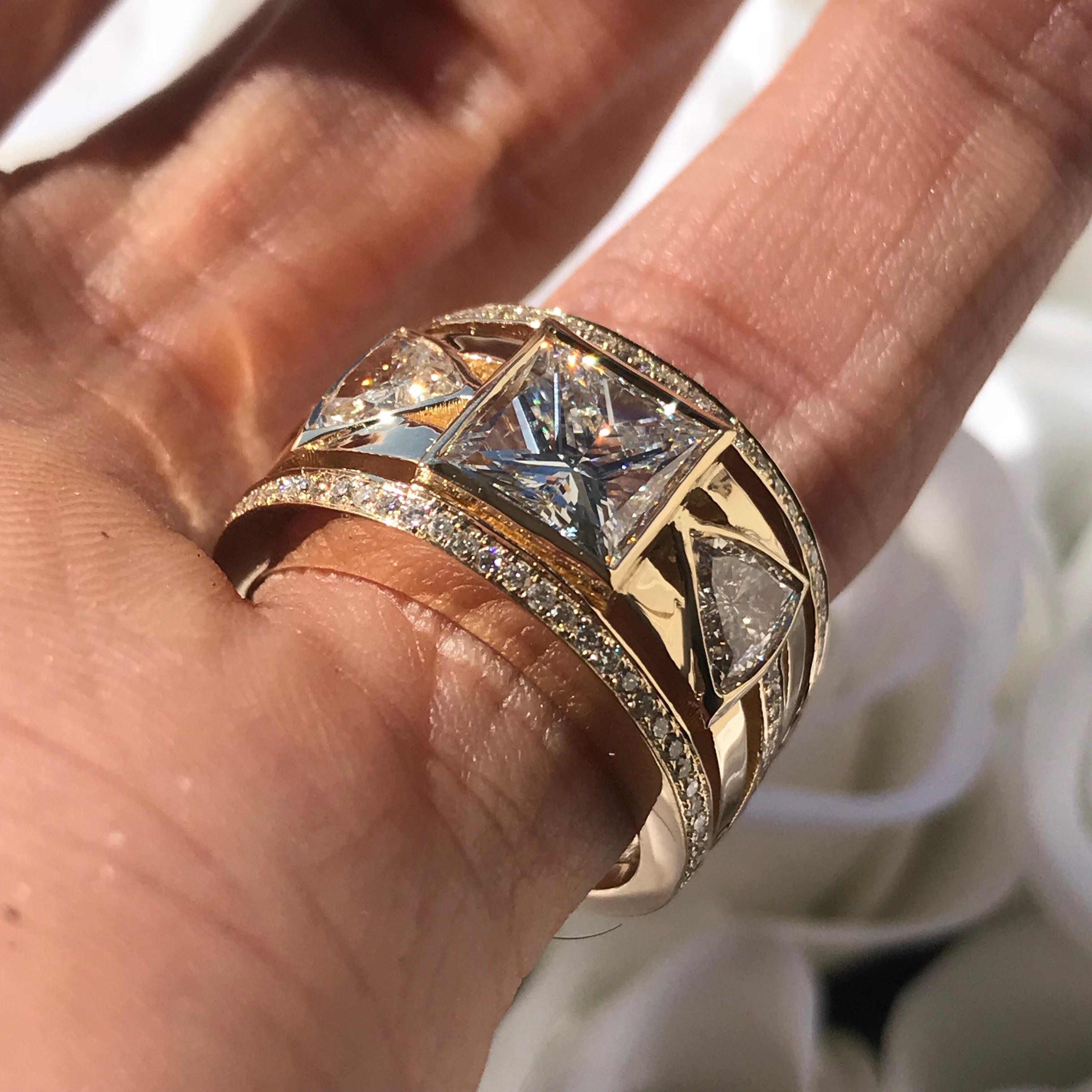 3,11 Karat TW Prinzessin mit Billionen 14 Karat Y, Ben Dannie (Carréschliff) im Angebot