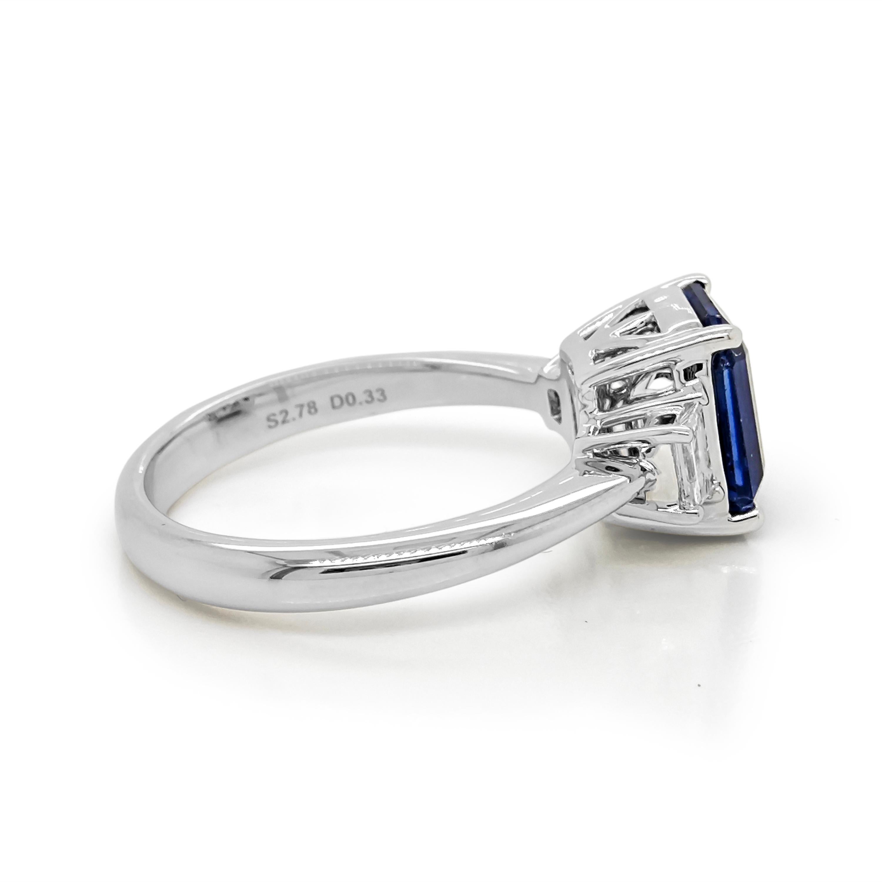1 Sapphire Gemstone: 2.78 Carats
2 White Diamonds: 0.33 Carat
Metal: 18K White Gold, 4.80 Grams