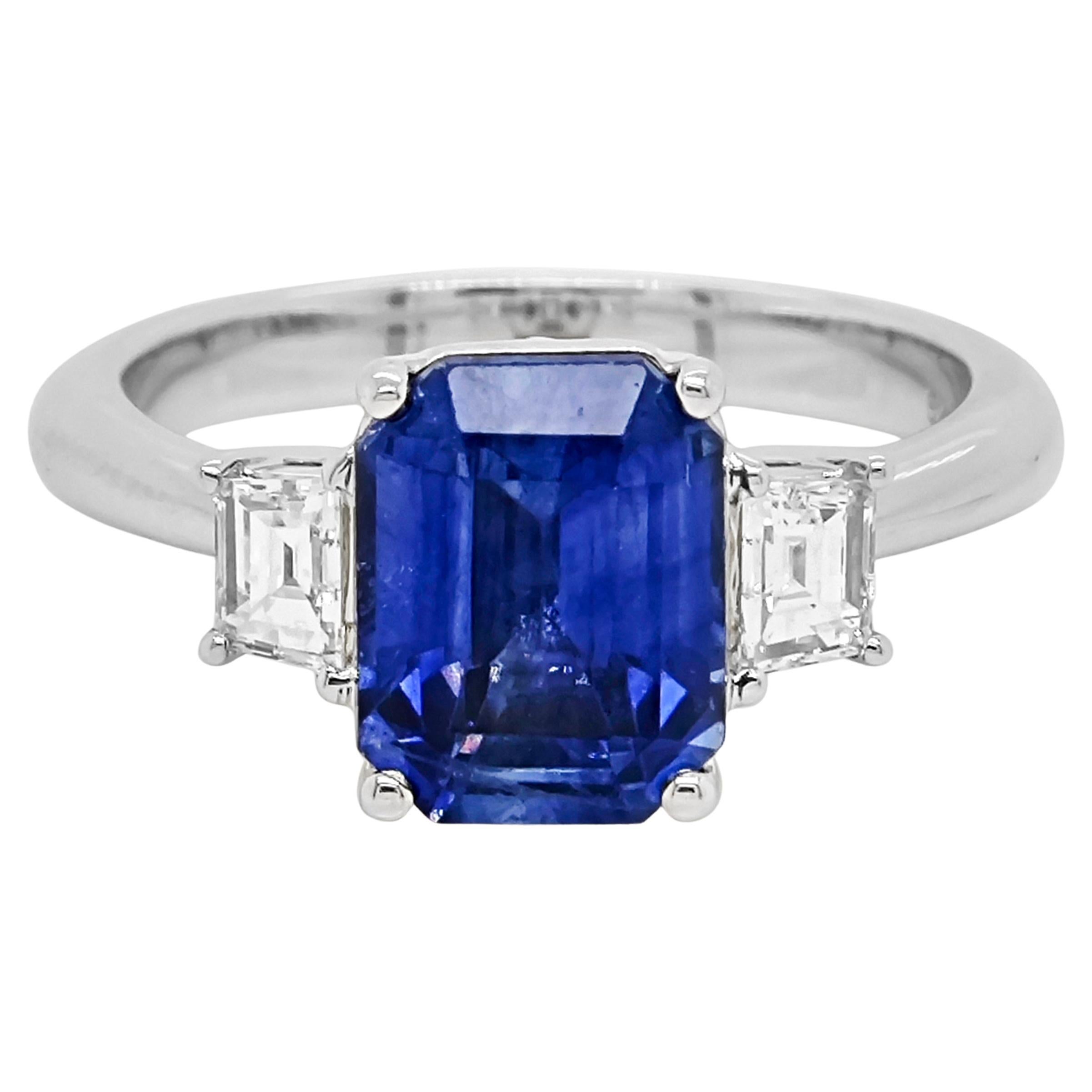 3.11 Carats Sapphire and White Diamond White Gold Ring