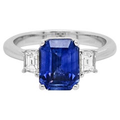 Ring aus Weißgold mit 3,11 Karat Saphir und weißem Diamant