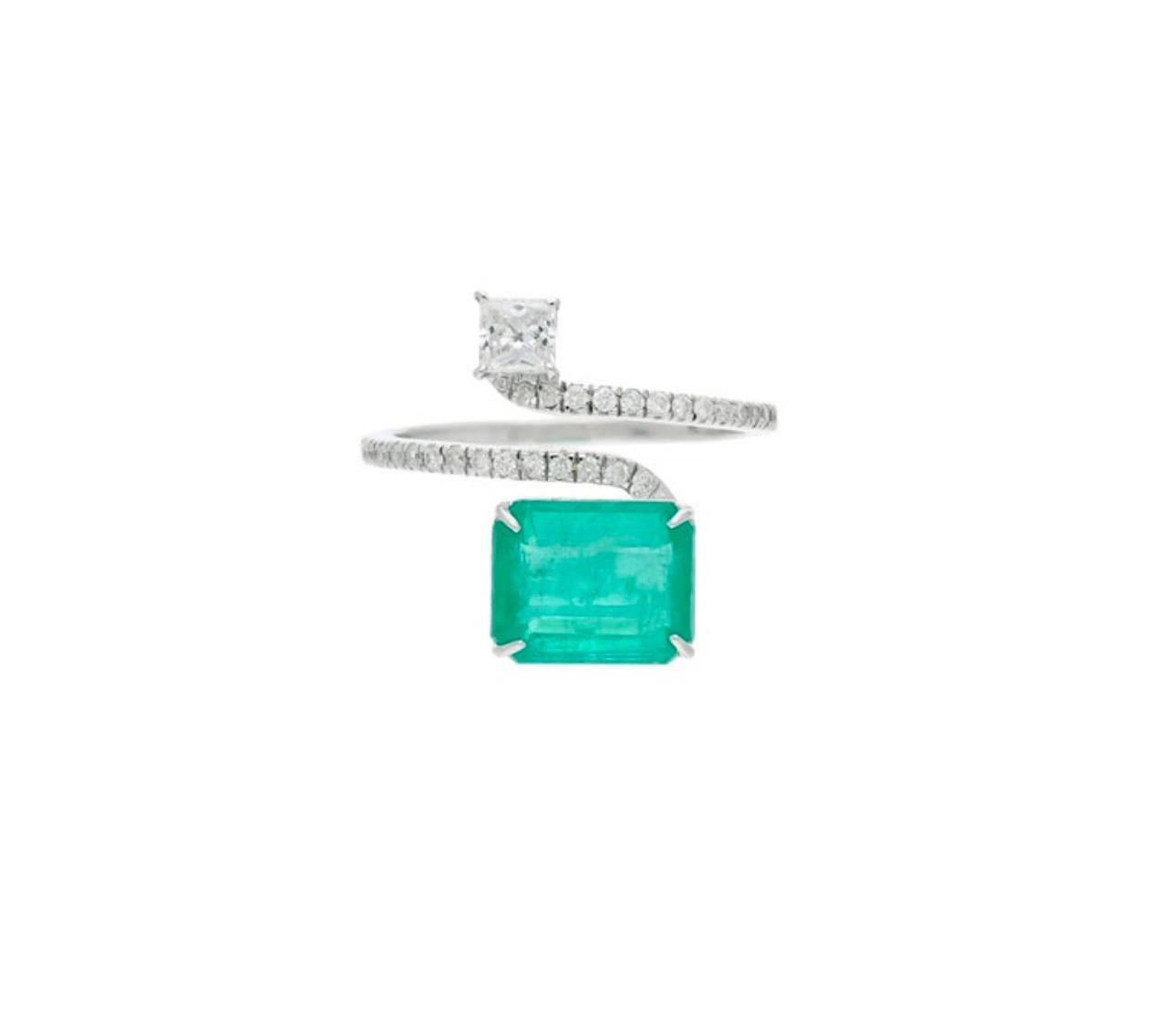 Anillo Bypass de Esmeralda talla Esmeralda de 3,11 qt y Diamante de 0,49 qt en Oro de 18 qt Talla 6 en venta 8