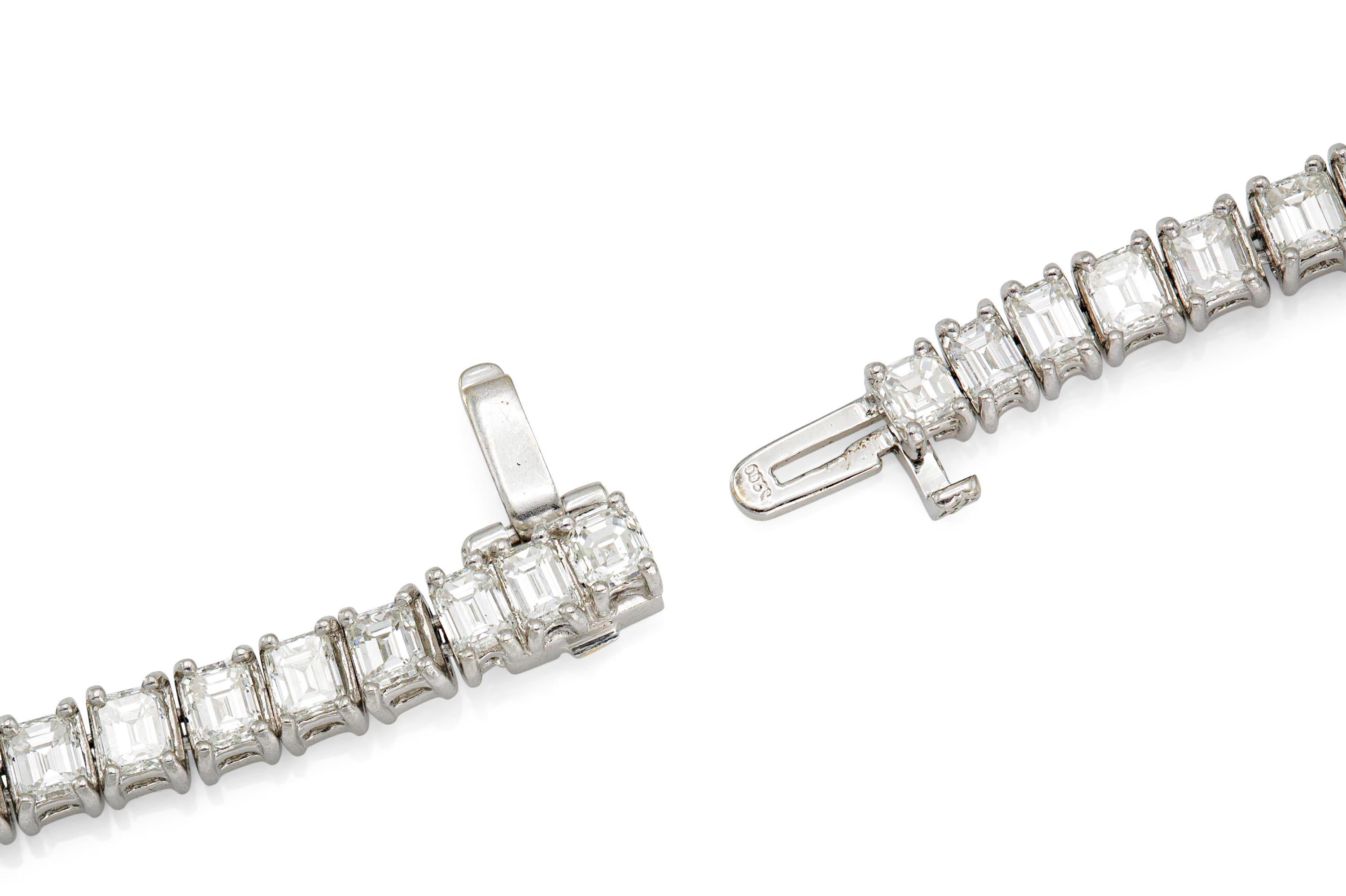 Collier Riviera en diamant taille émeraude de 31.10 carats Bon état - En vente à New York, NY