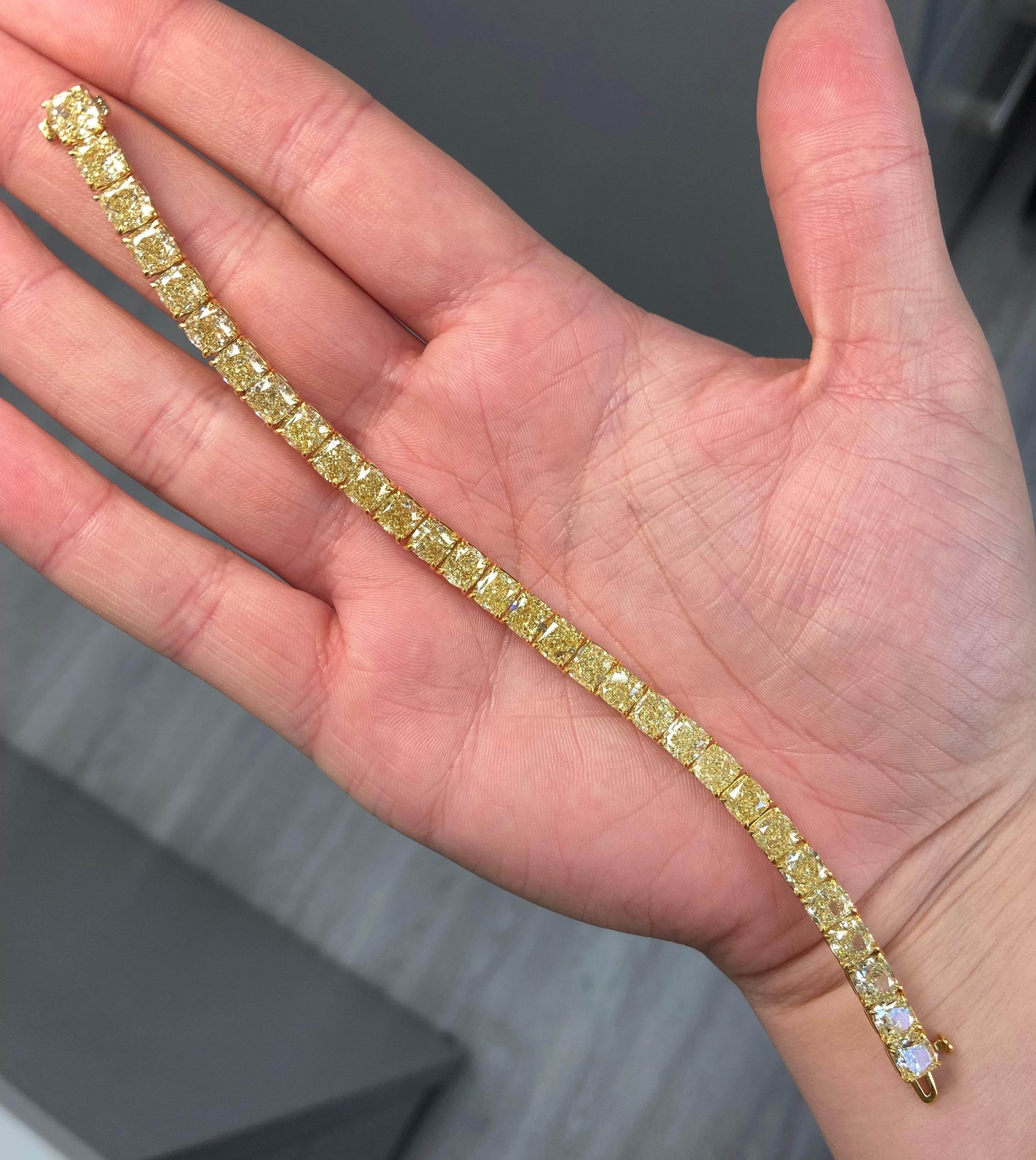Taille coussin Bracelet tennis fantaisie en diamants jaunes taille coussin de 1 carat certifiés GIA en vente