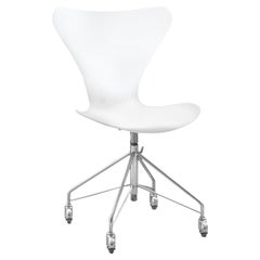 3117 Model Series 7 Desk Chair by Arne Jacobsen for Fritz Hansen, Denmark