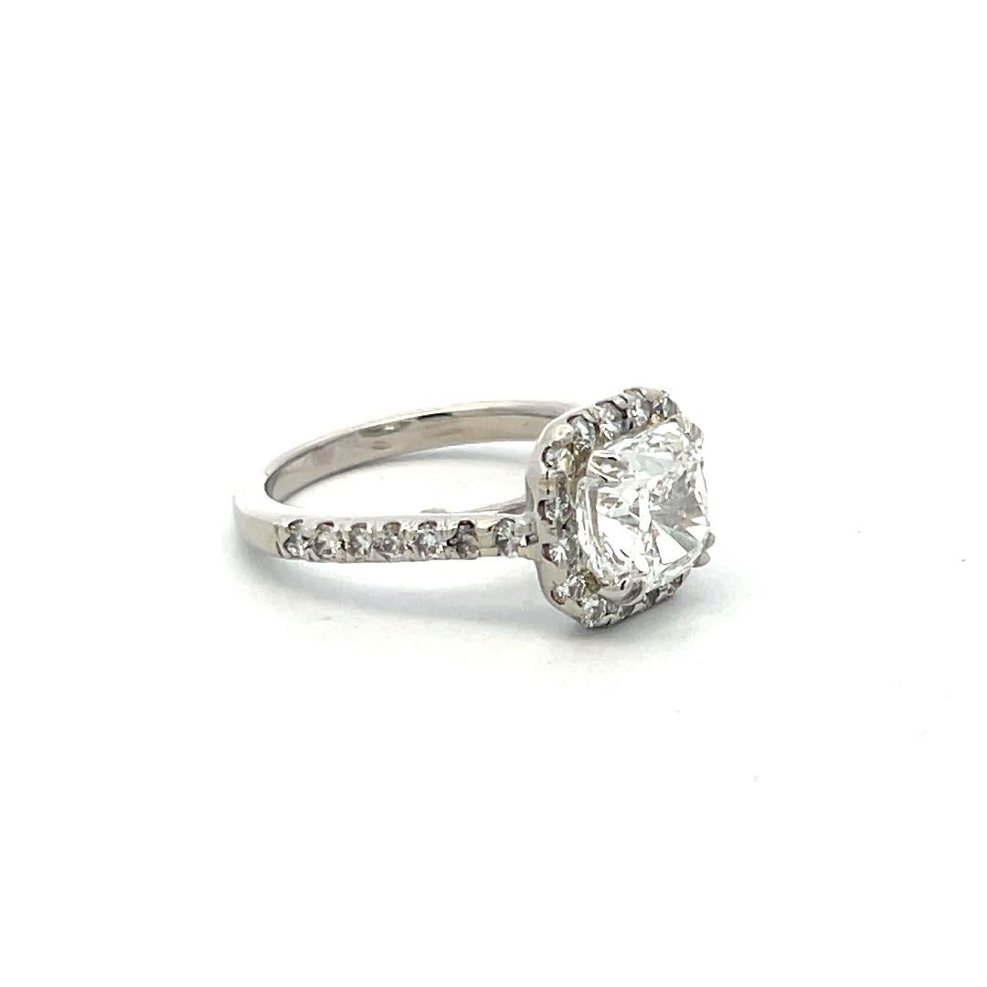 Anello di fidanzamento in platino con diamante tondo e brillante a cuscino da 3,12 carati in vendita 2