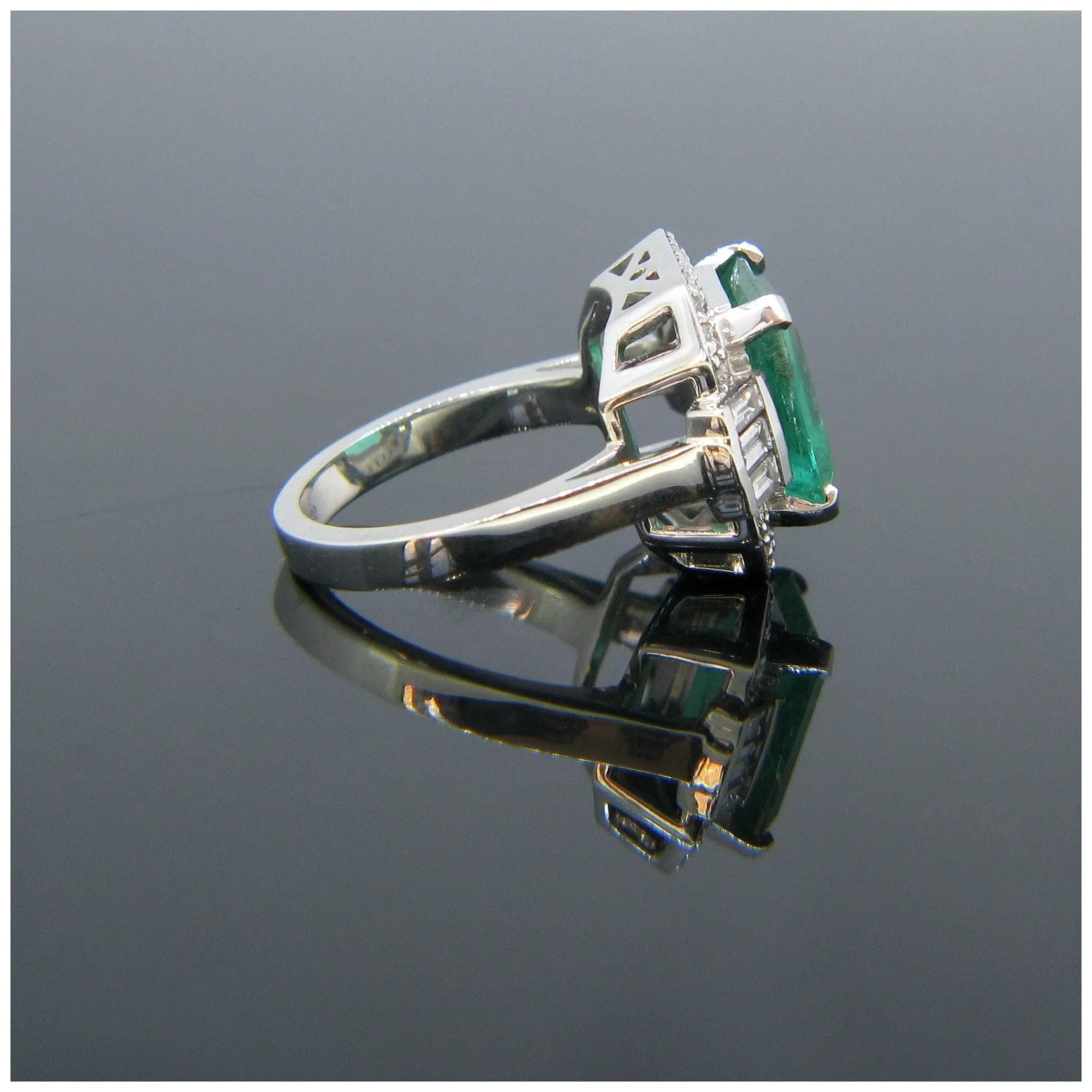 For Sale:  3.12 Carat Natural Emerald Diamond Engagement Ring Natural Diamond Wedding Ring  3
