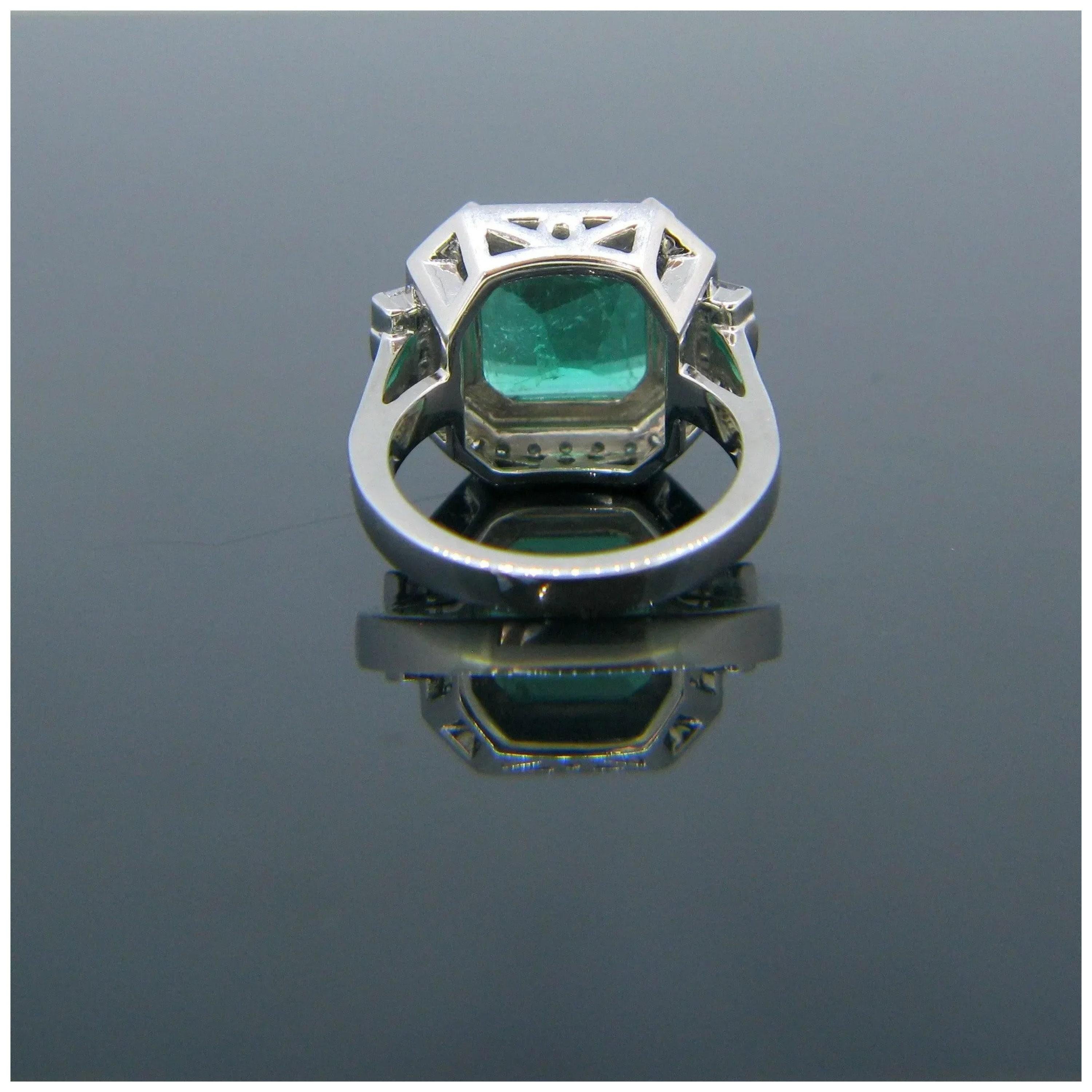 For Sale:  3.12 Carat Natural Emerald Diamond Engagement Ring Natural Diamond Wedding Ring  4