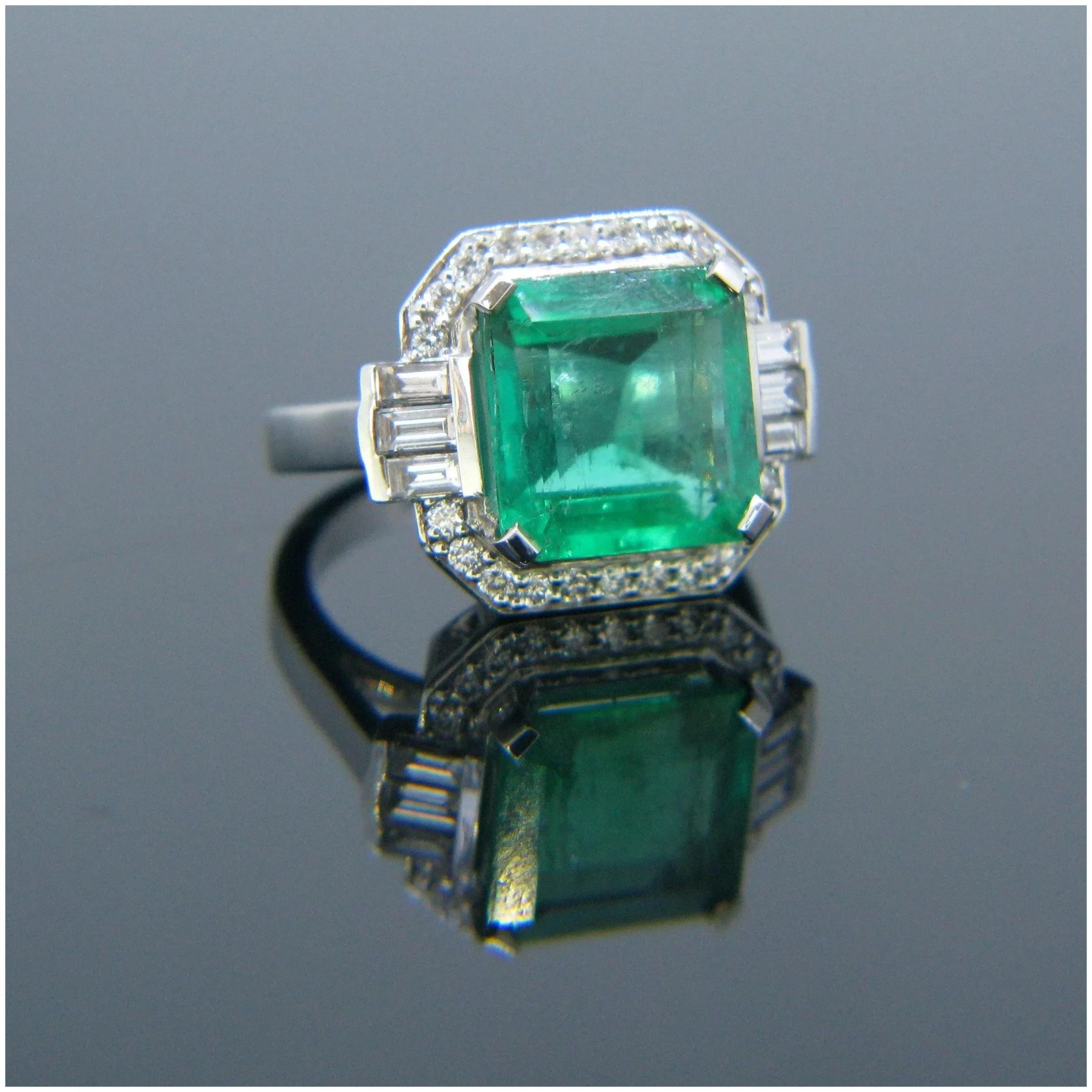 For Sale:  3.12 Carat Natural Emerald Diamond Engagement Ring Natural Diamond Wedding Ring  6