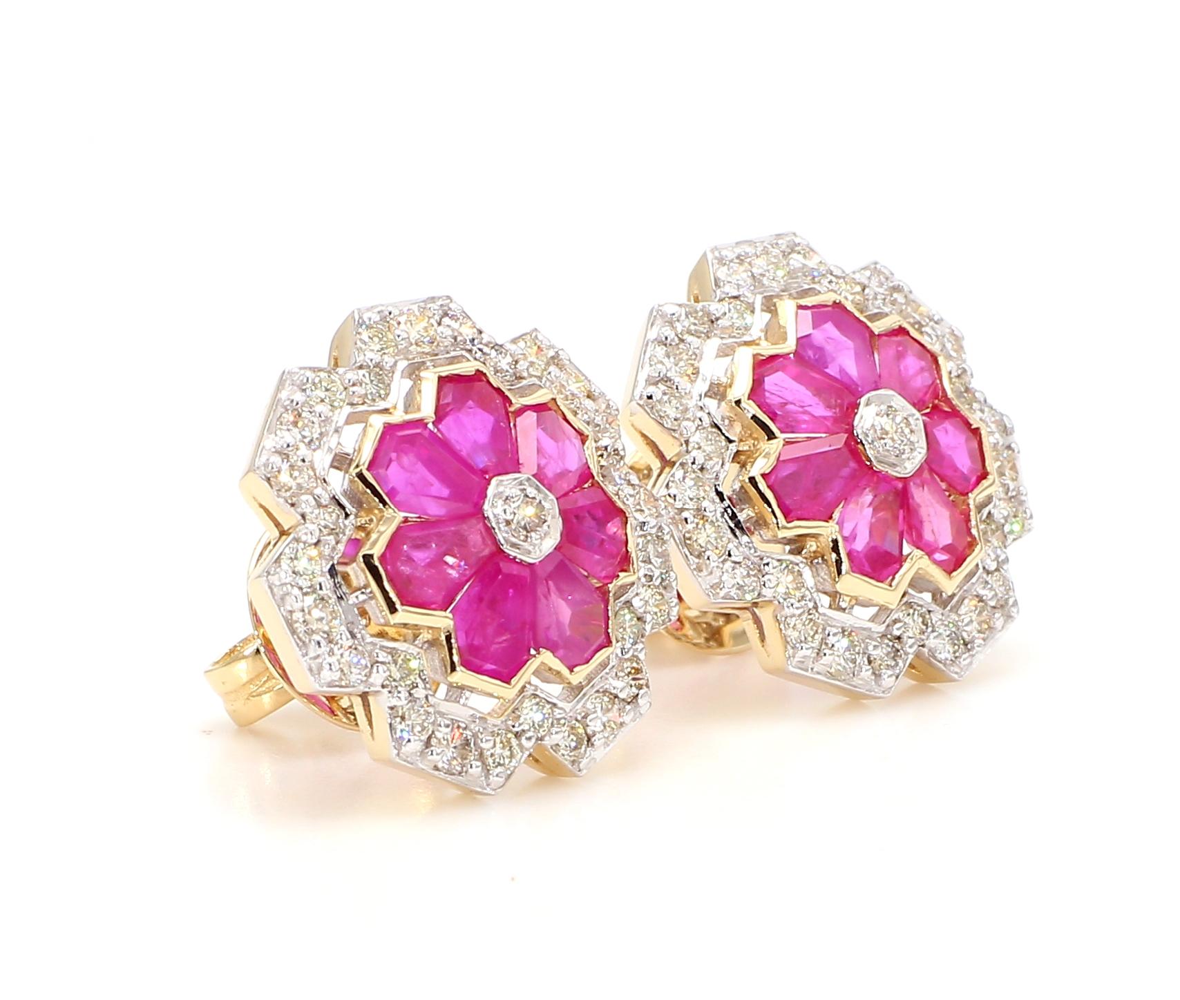 3.12 Carat Ruby and 1.15 Carat Diamond Geometric Flower 18K Gold Earring For Sale 3