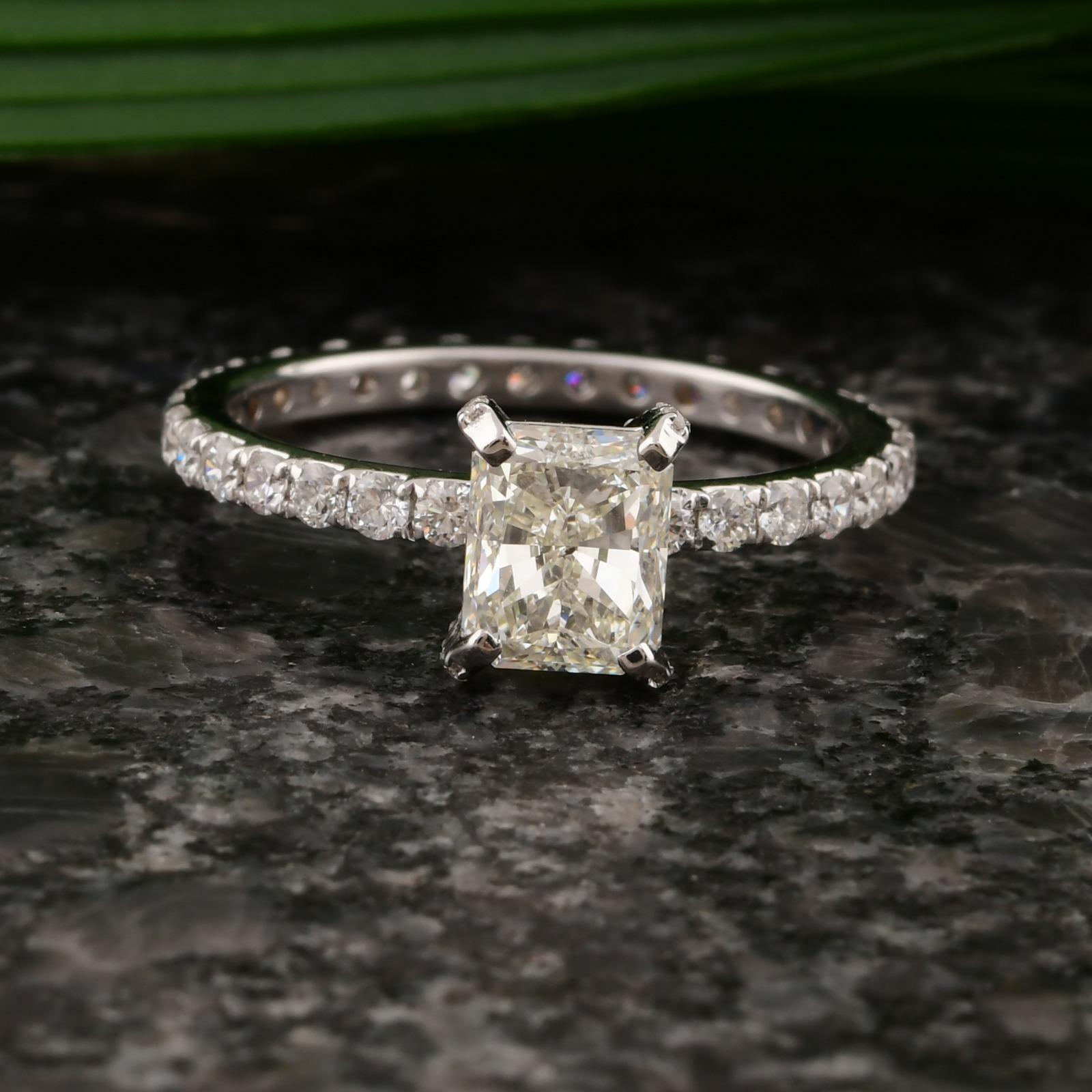 3,12 quilates SI Claridad HI Color Anillo solitario con banda de diamantes Oro blanco 14 quilates Corte octogonal en venta