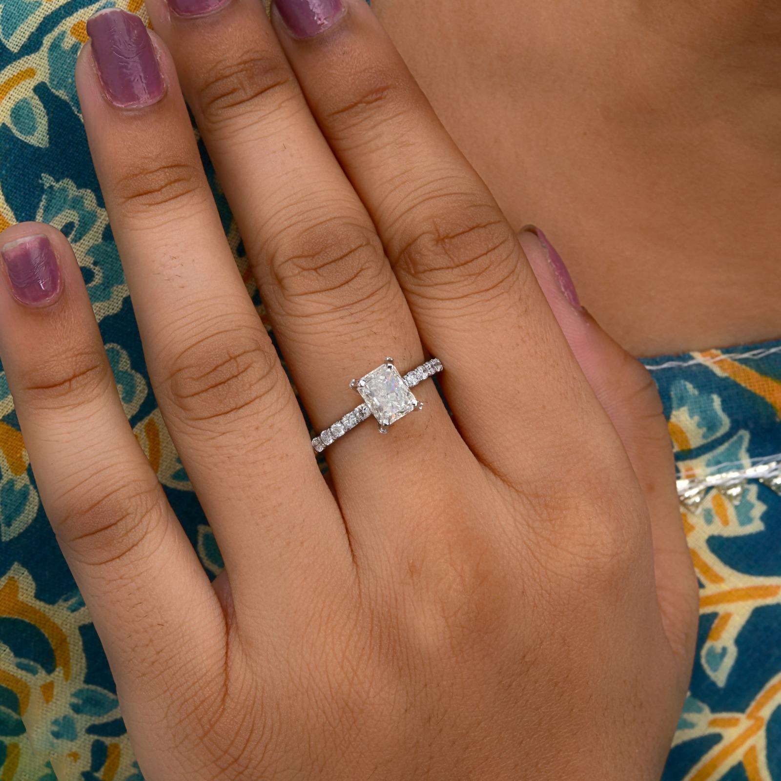 3,12 quilates SI Claridad HI Color Anillo solitario con banda de diamantes Oro blanco 14 quilates en Nuevo estado para la venta en Diera, Dubai