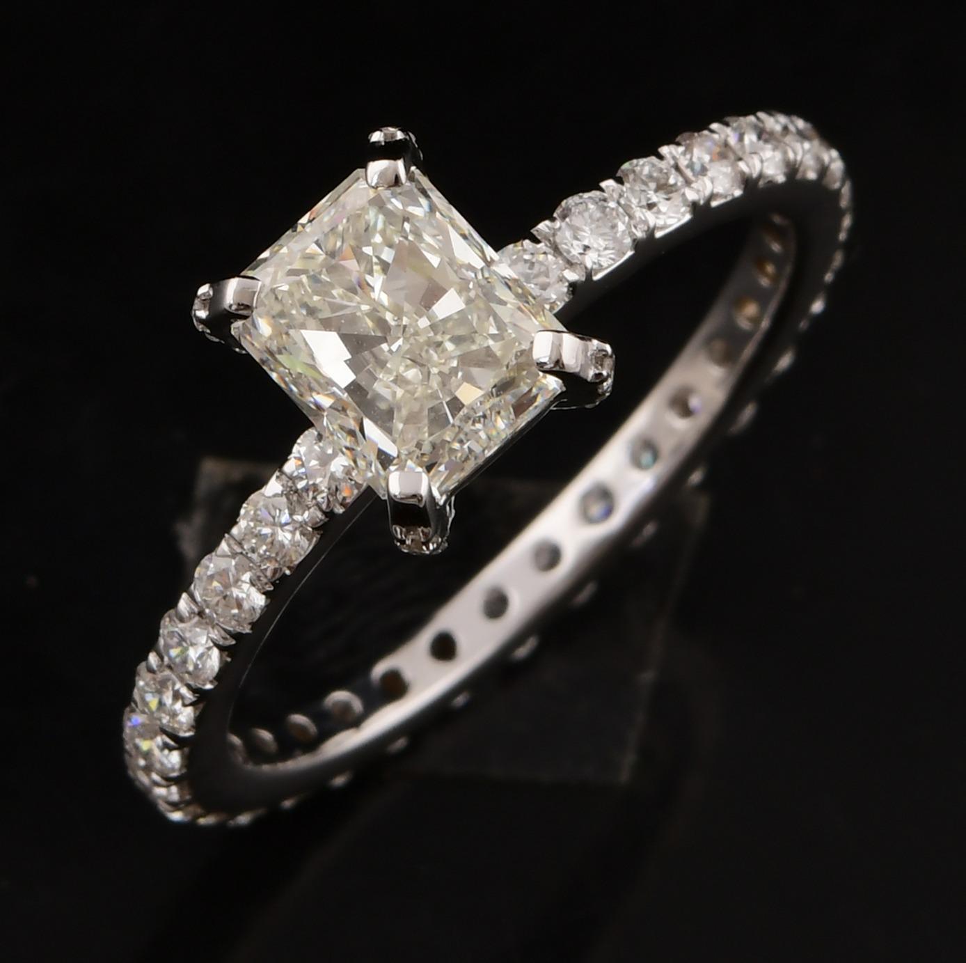 De las mujeres 3,12 quilates SI Claridad HI Color Anillo solitario con banda de diamantes Oro blanco 14 quilates en venta