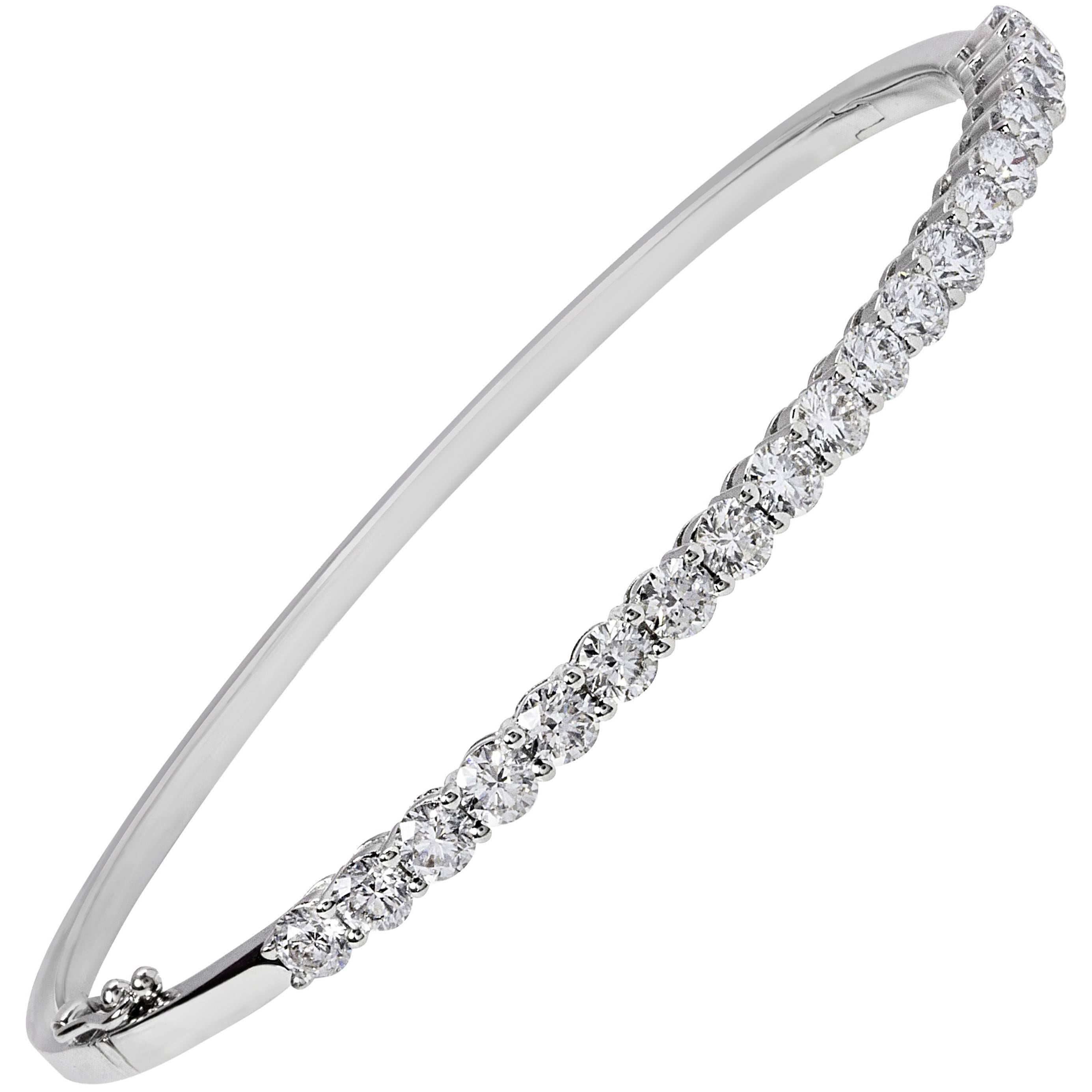 Roman Malakov 3.12 Carats Total Brilliant Round Shape Diamond Bangle Bracelet