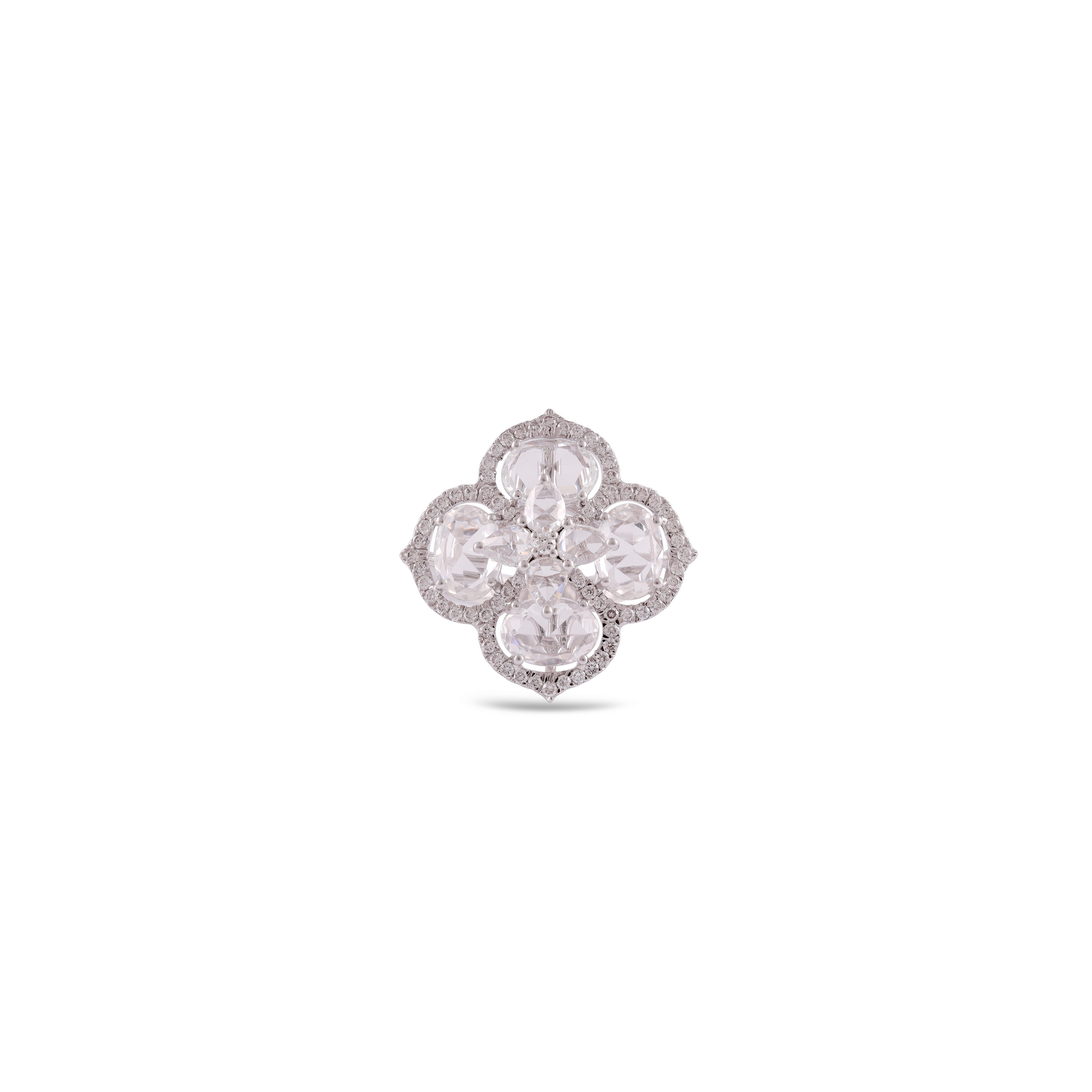 Taille ovale Bague en or blanc 18 carats avec saphir blanc de 3,12 carats et diamants en vente