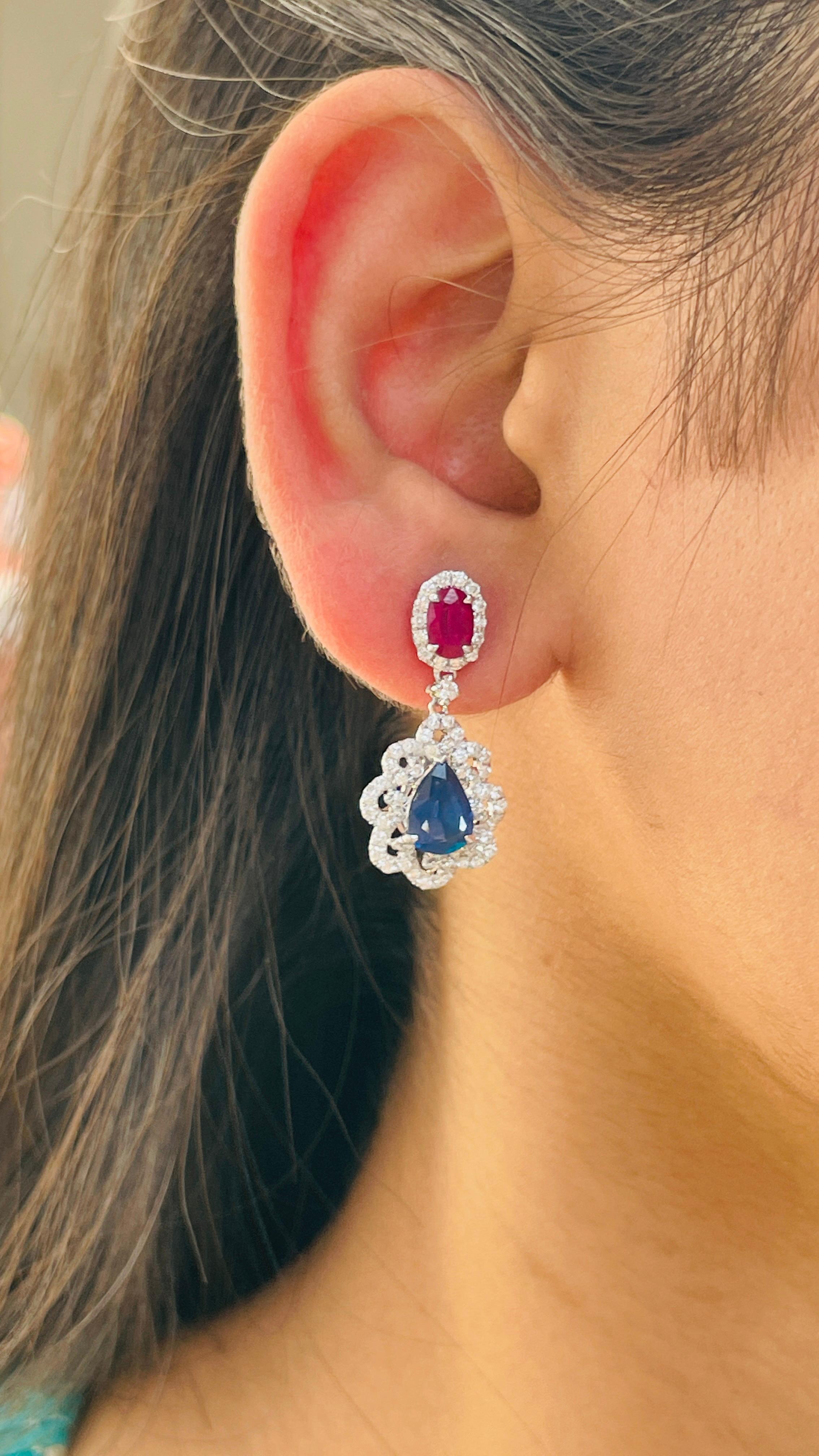 Contemporaneo Orecchini con zaffiro blu rubino e diamante da 3,12 carati in oro bianco 14K in vendita