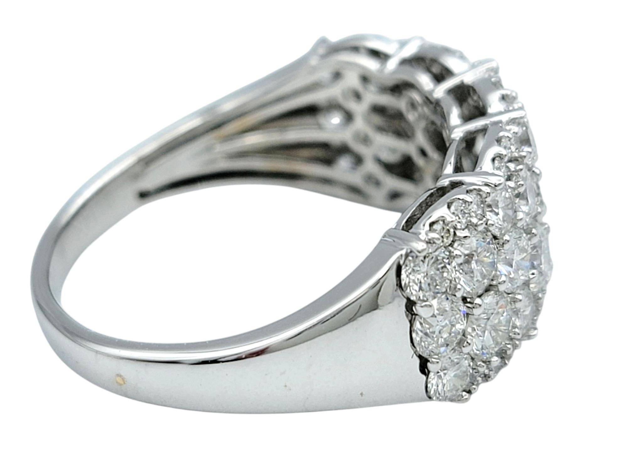 Bague à plusieurs rangées de diamants en or blanc 14 carats de 3,12 carats au total Bon état - En vente à Scottsdale, AZ