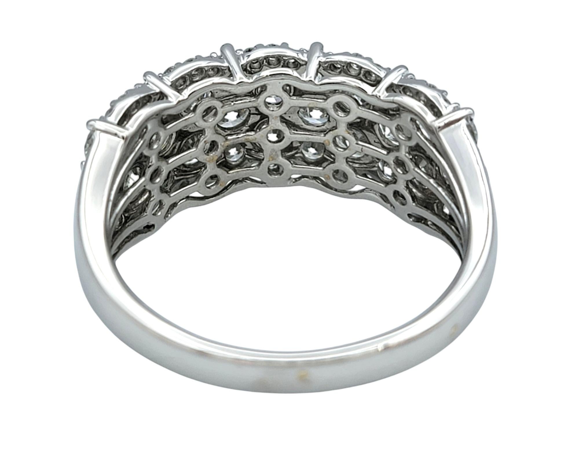 Bague à plusieurs rangées de diamants en or blanc 14 carats de 3,12 carats au total Pour femmes en vente