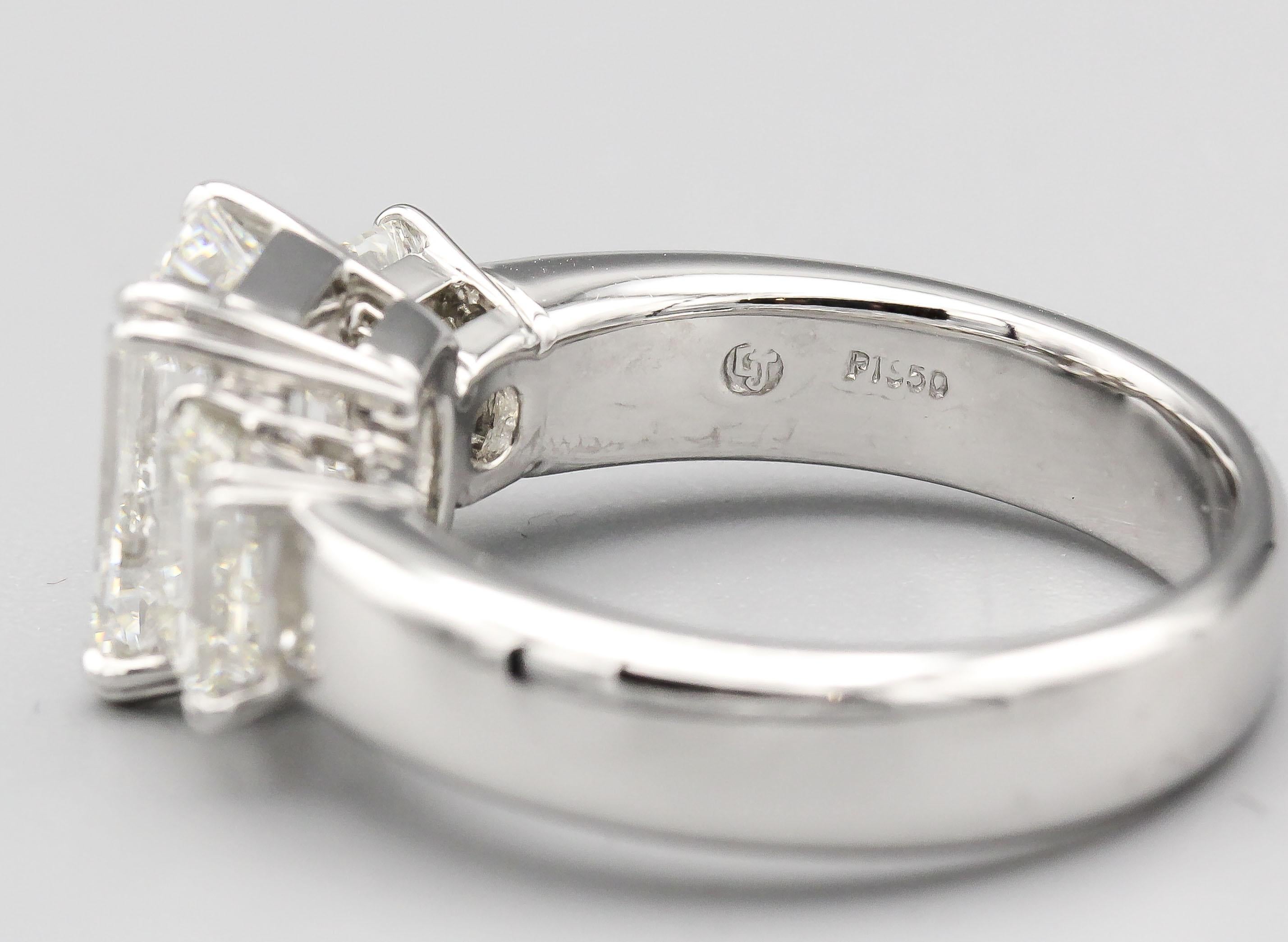 3.12 E VVS1 Emerald Cut Diamond with 1.62 Side Stones Engagement Ring For Sale 3