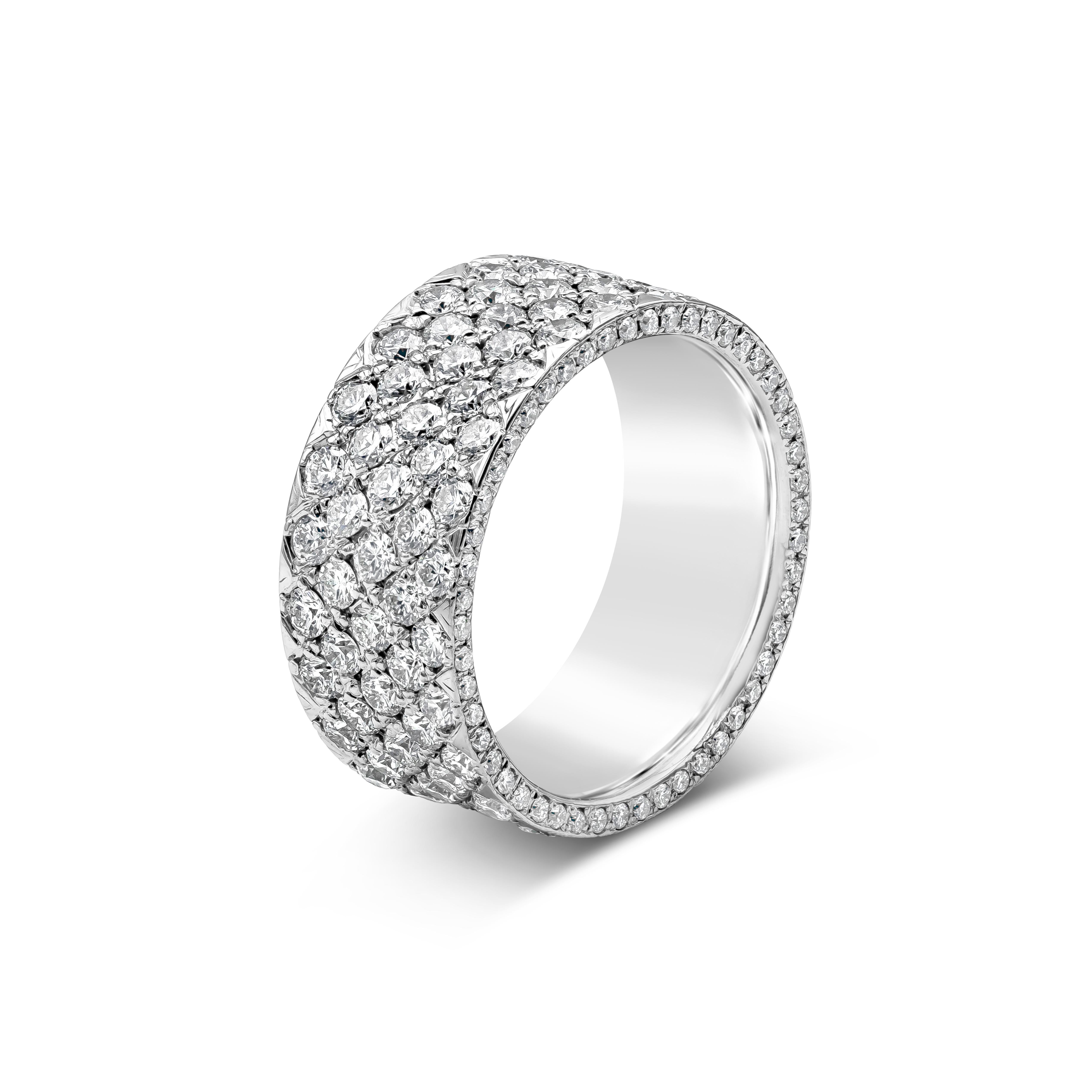 3,12 Gesamtkarat Micro-pave Runder Diamant Breiter Mode-Ring aus Weißgold (Zeitgenössisch) im Angebot
