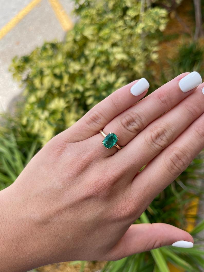 Contemporary 3.12ct 14K Gold Elongated Cushion Emerald Solitaire Ring Gift For Sale