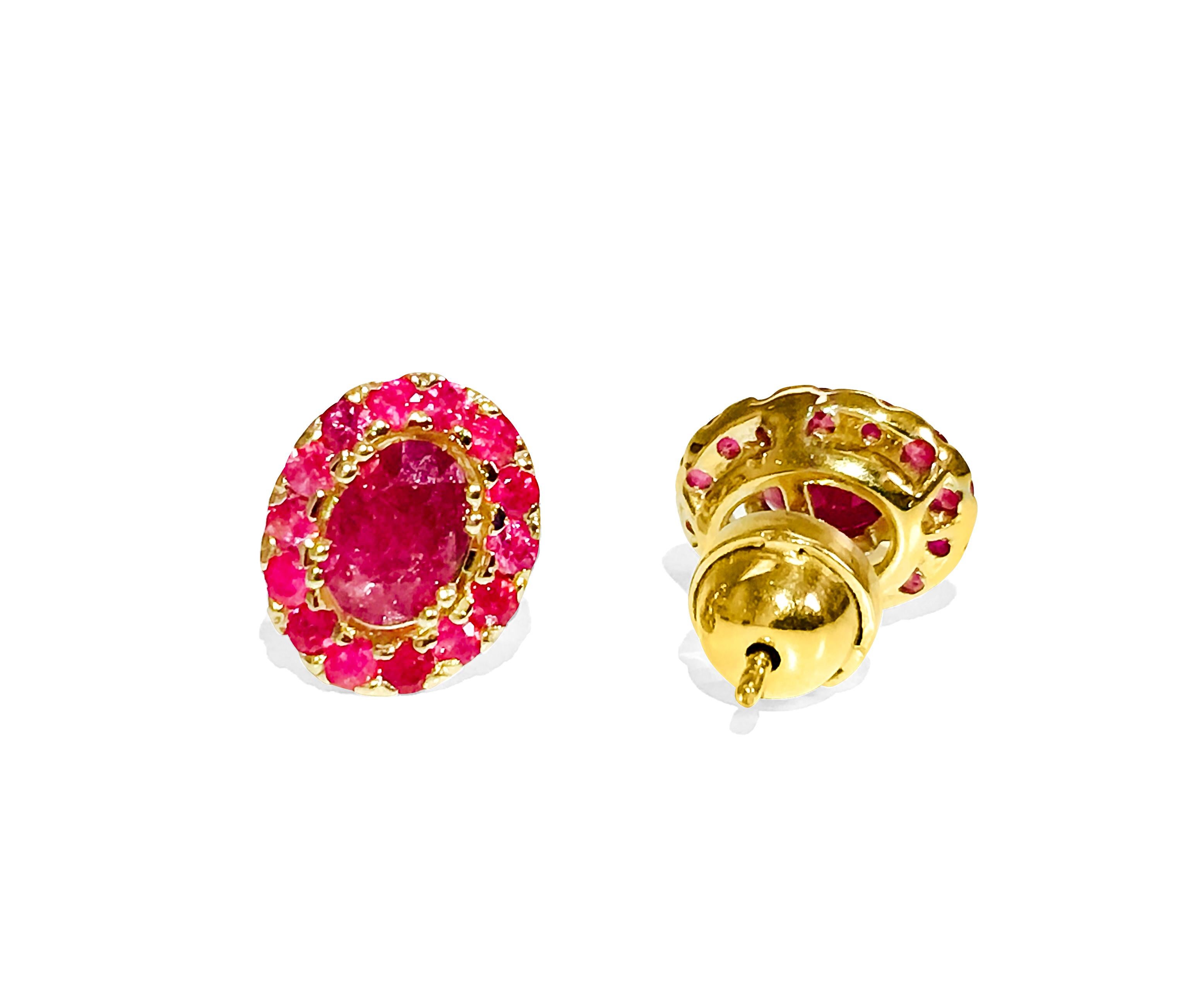 3.12ct Natural Ruby Stud Earrings 14K Gold In Excellent Condition For Sale In Miami, FL