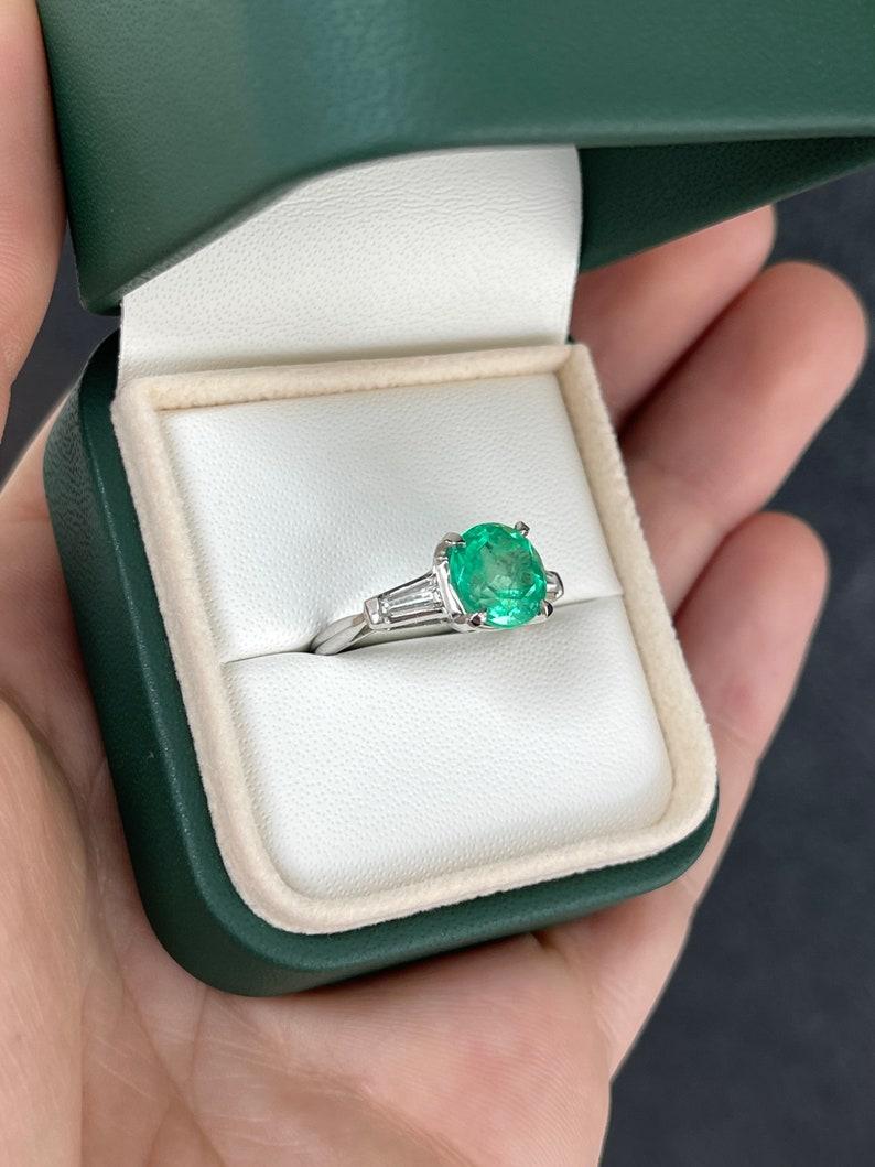 3.12tcw 14K Gold Colombian Emerald & Diamond Three Stone Ring In New Condition For Sale In Jupiter, FL