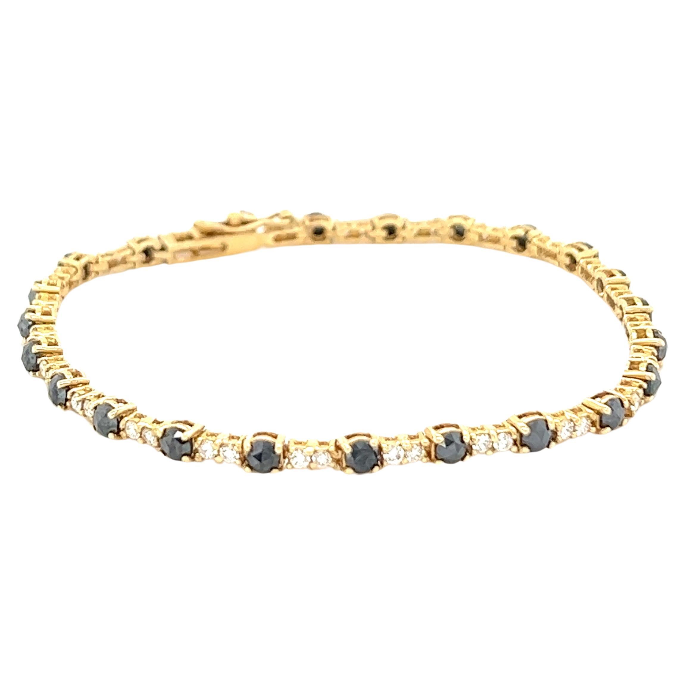 3.13 Carat Black Diamond White Diamond 14 Karat Yellow Gold Bracelet For Sale