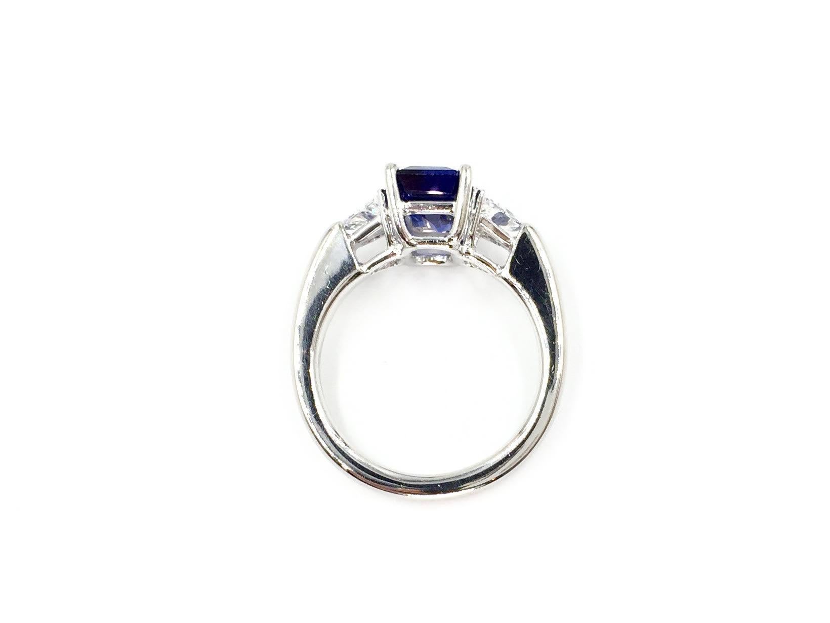 3.13 Carat Blue Sapphire Platinum Ring with Trillion Diamonds In Excellent Condition In Pikesville, MD