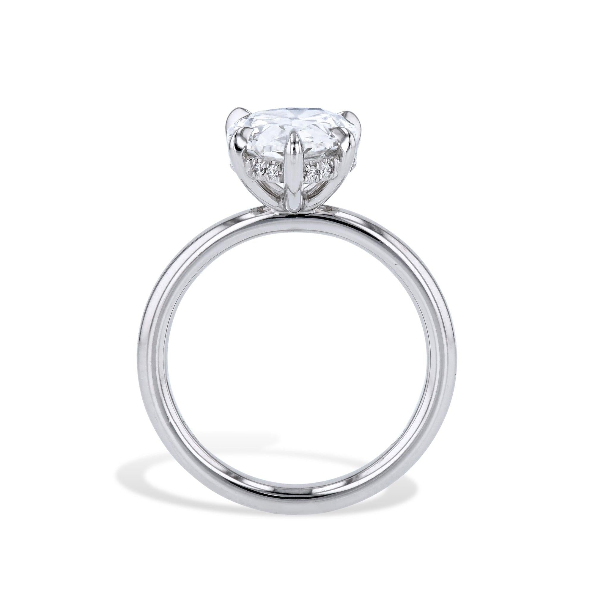 Modern 3.13 carat Pear Shape Diamond Platinum Engagement Ring For Sale