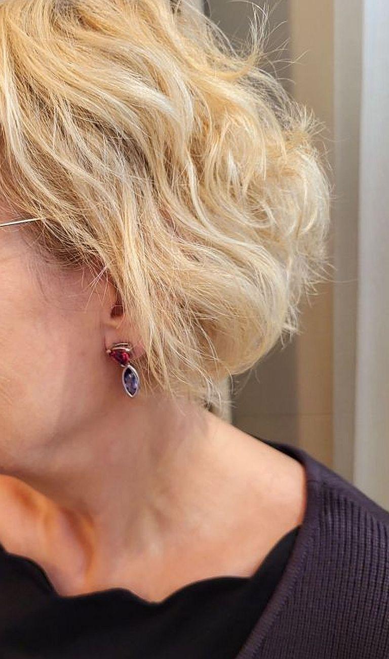 Orecchini in oro bianco con tanzanite da 3,13 carati e rubelite da 4,21 carati in vendita 2
