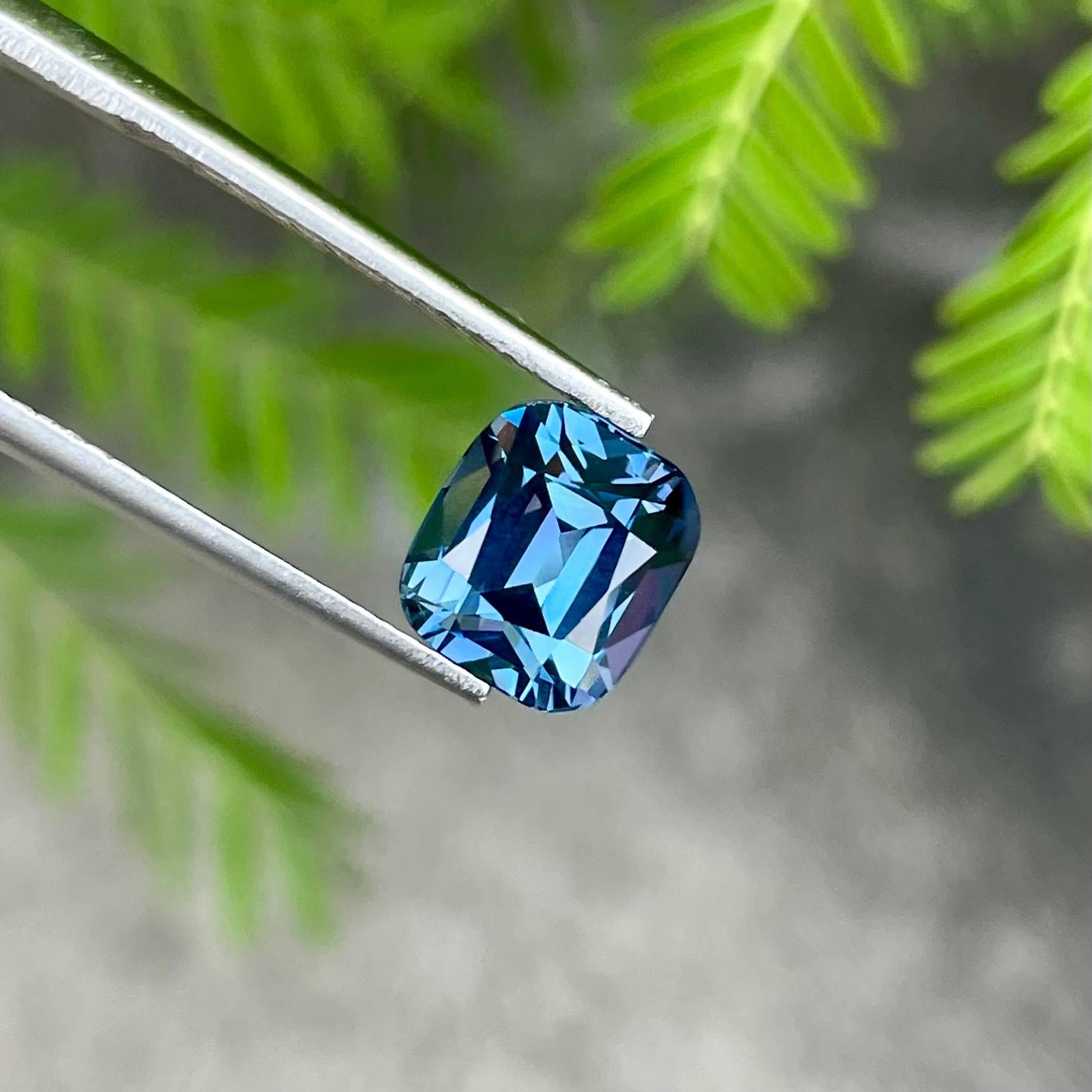 3.13 Carats Loose Blue Spinel Stone Cushion Cut Natural Tanzanian Gemstone In New Condition For Sale In Bangkok, TH