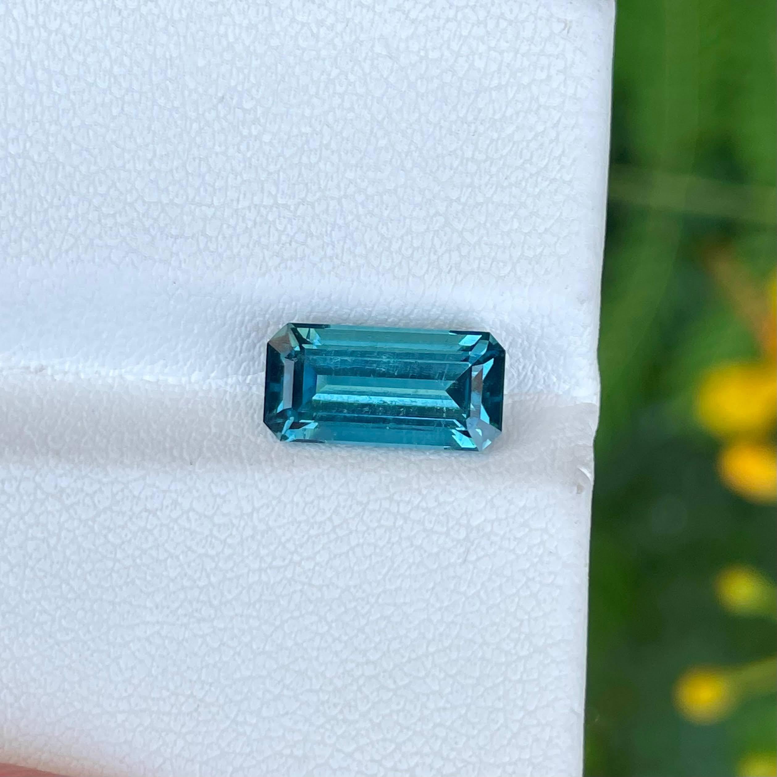 Women's or Men's 3.13 Carats Soft Indicolite Tourmaline Stone Emerald Cut Natural Afghan Gemstone For Sale