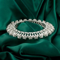 Bracciale rigido con diamante da 31,38 carati, purezza SI e colore HI, in oro bianco 18 carati