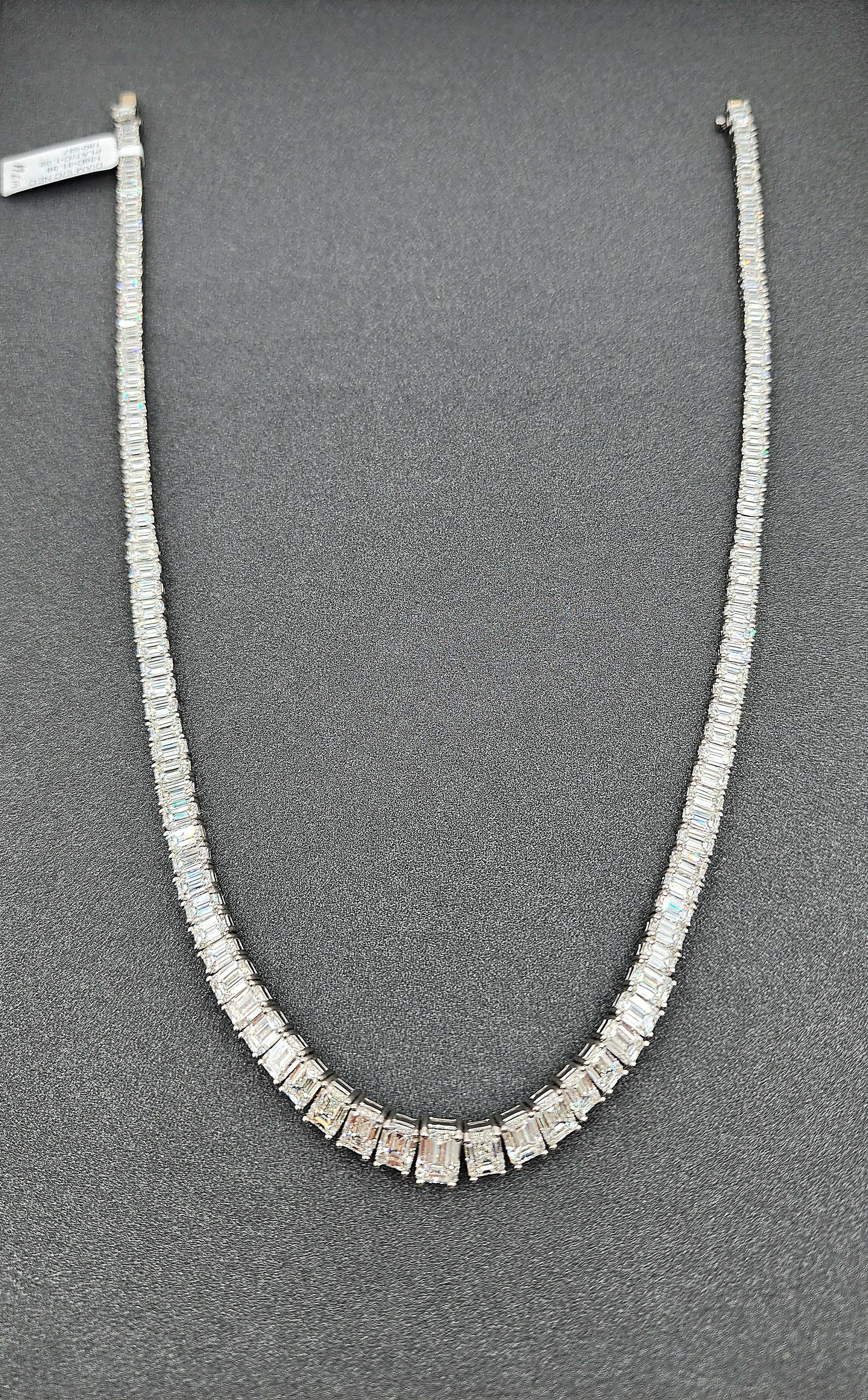 Emerald Cut 31.38 ct Graduated GIA Emerald-Cut Diamond Necklace For Sale